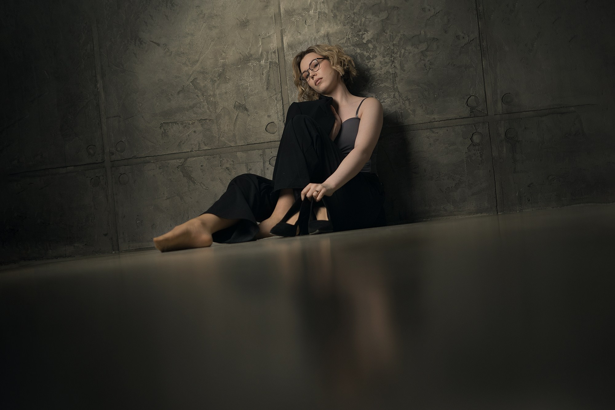 Депрессия, грусть, меланхолия, настроение. Фотосессия в минималистичном стиле. Фотостудия в Хабаровске.