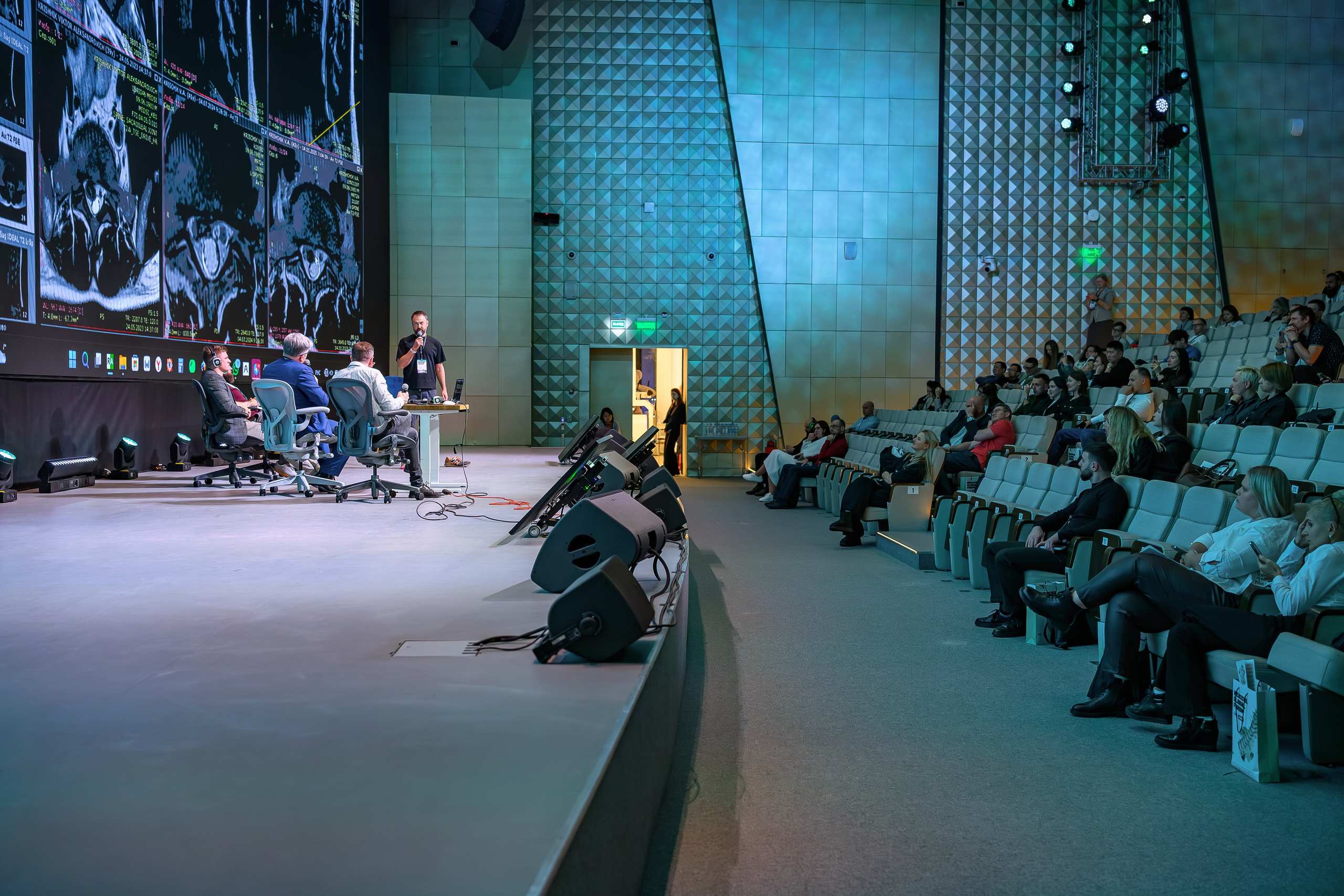 22 ноября 2025, Москва — Medical Global Forum. Интерьерный & Репортажный фотограф Озеров Денис, г. Москва