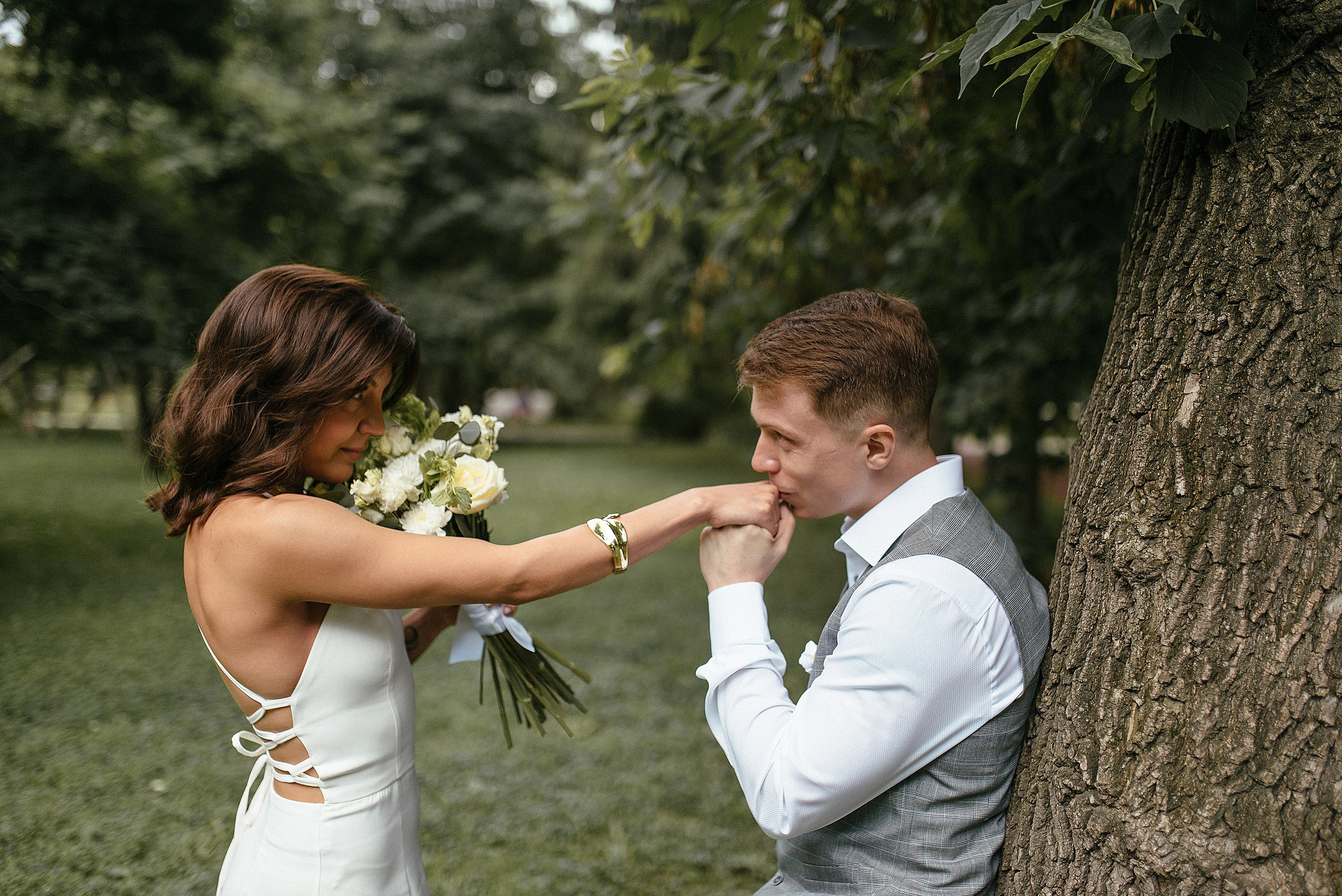 Свадебная фотосессия в парке Новосибирска | Романтика и нежность от фотографа Дарья Едапина. Фотограф Дарья Едапина Новосибирск