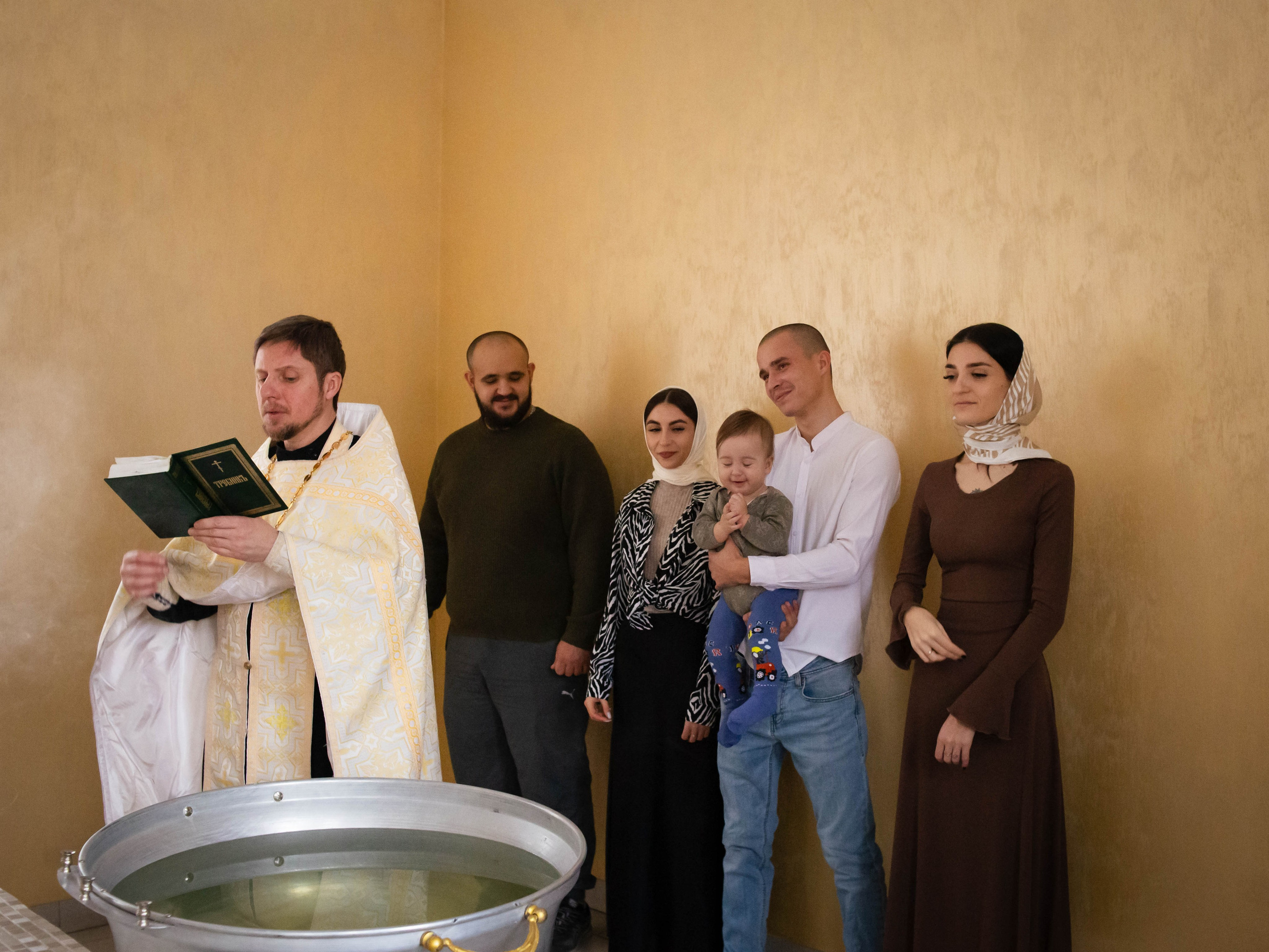 Крещение Эмира. Семейный фотограф Софи Симакова в Волгограде и Волжском