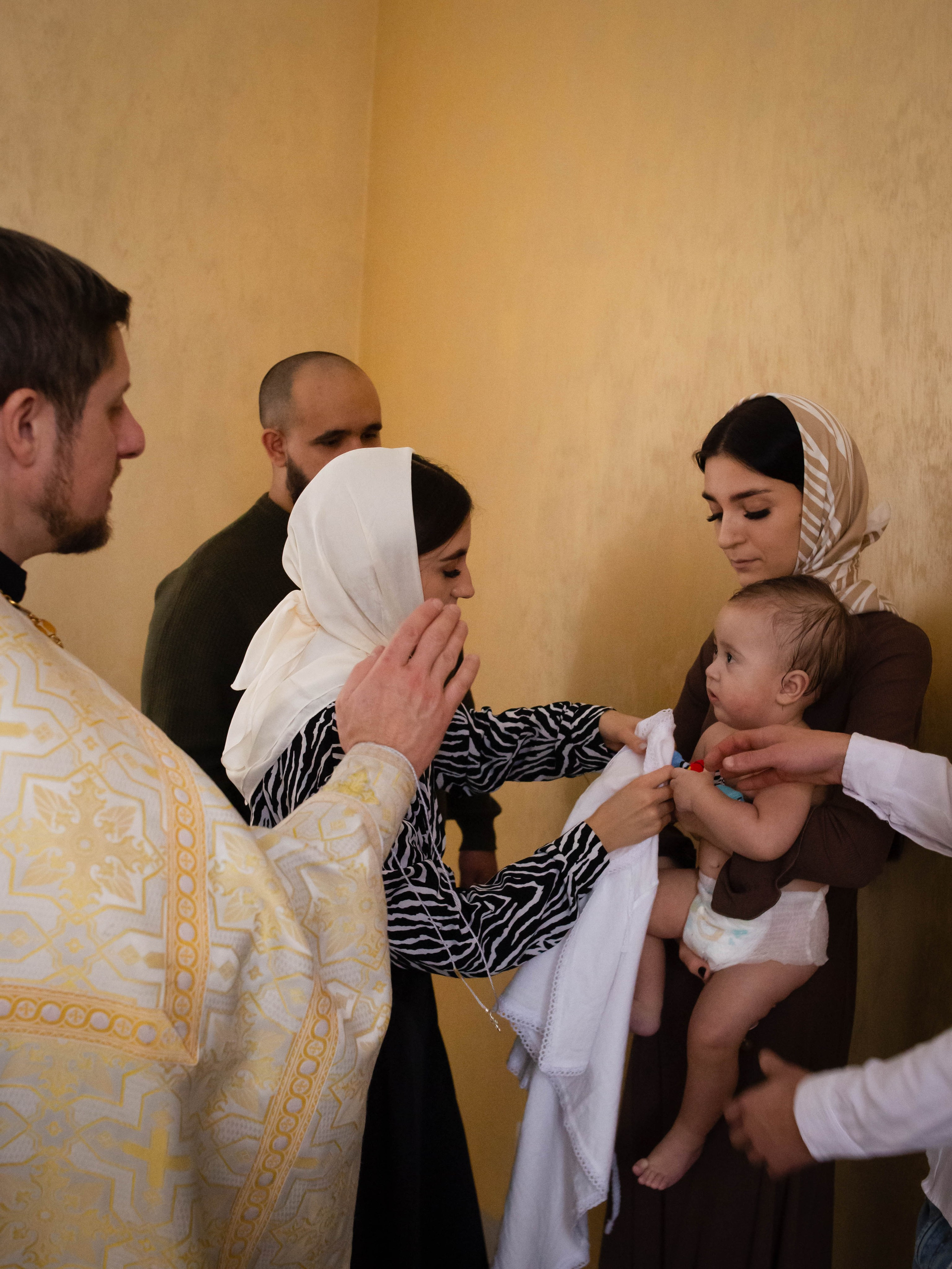Крещение Эмира. Семейный фотограф Софи Симакова в Волгограде и Волжском