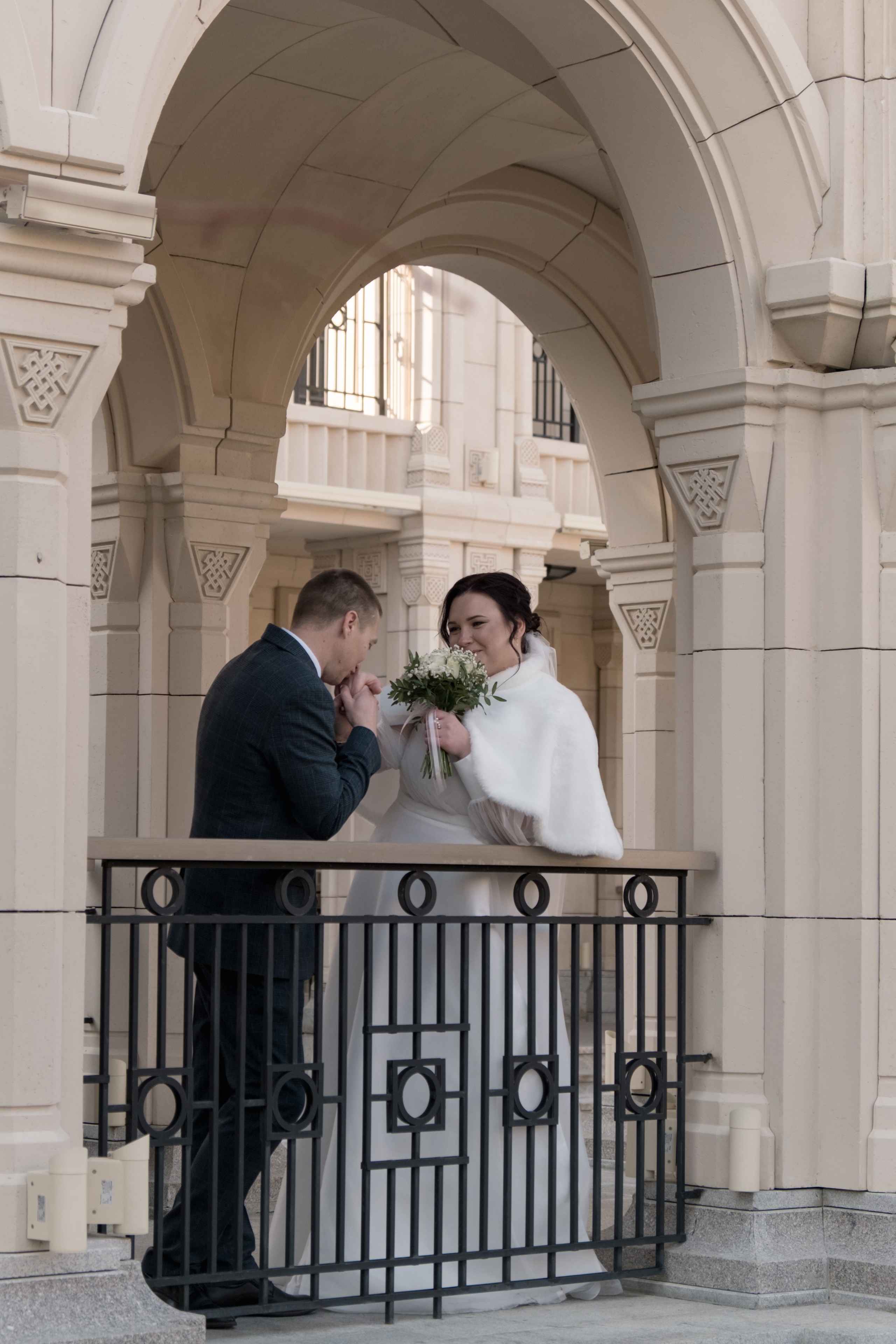 Гостиница Севастополь. Свадебная фотосессия Новый Херсонес. Профессиональная фотосъемка в Крыму. Натуральные эмоции и живые кадры. Забронируйте дату прямо сейчас!