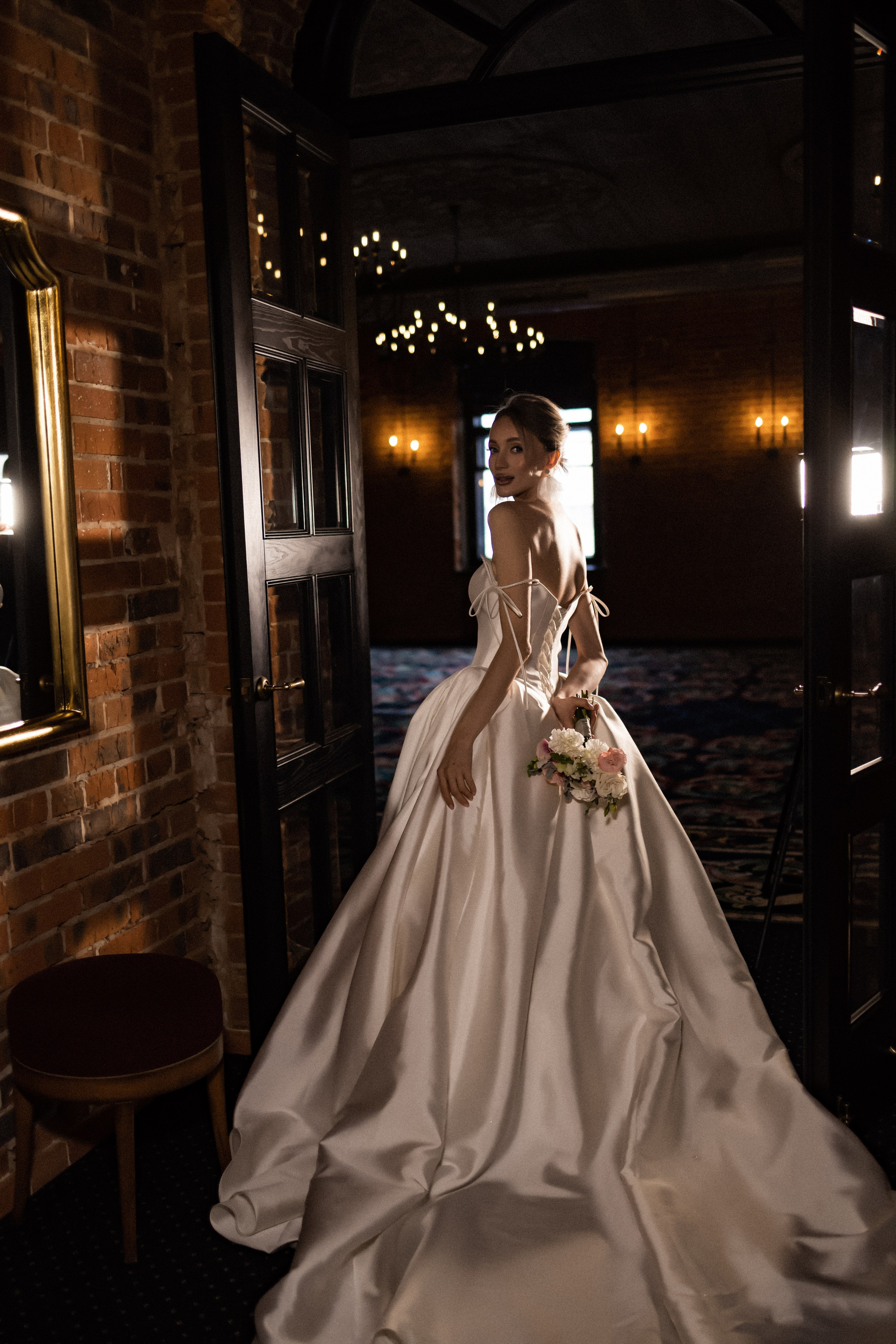 Свадебная в ресторане. Фотограф Арина Шмакова