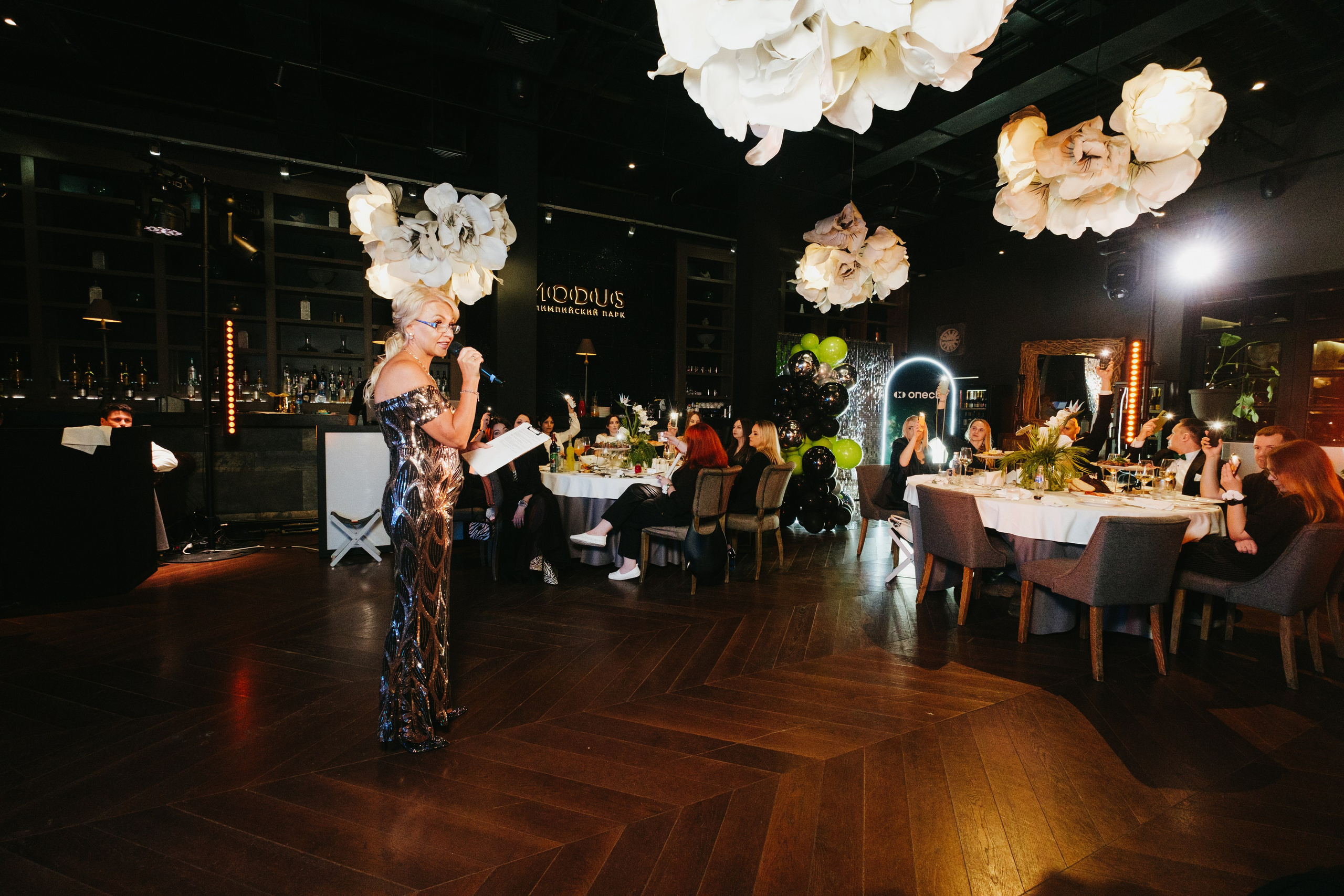Корпоратив в Сириусу (Адлер) 10 лет компании. Свадебный фотограф Денис Ожигин в Краснодаре и крае. Эмоциональная и стильная съемка вашего дня