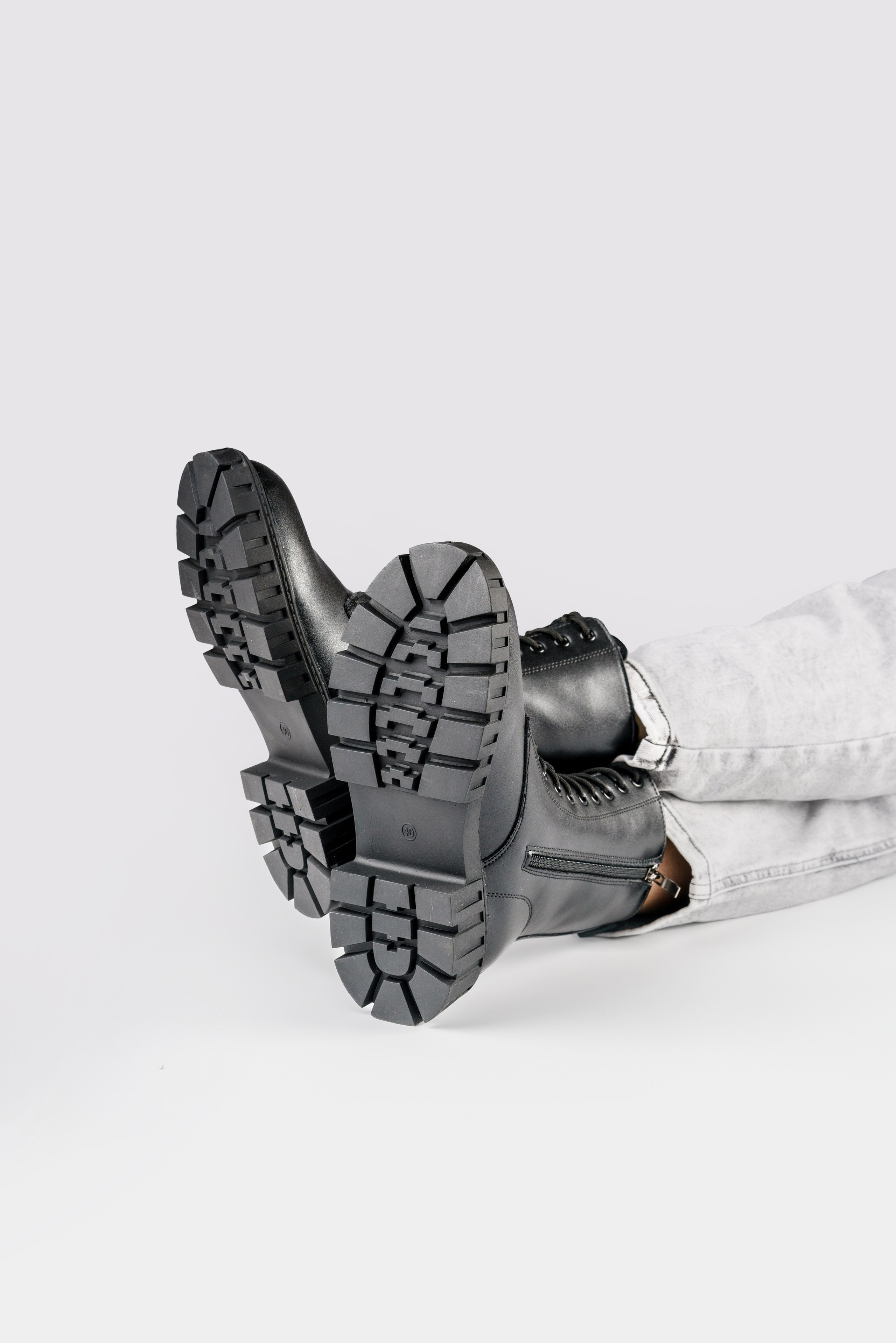 Носки и обувь. KED Production — продакшн из СПб. Создаём фото, видео и контент, который помогает брендам и селлерам продавать больше