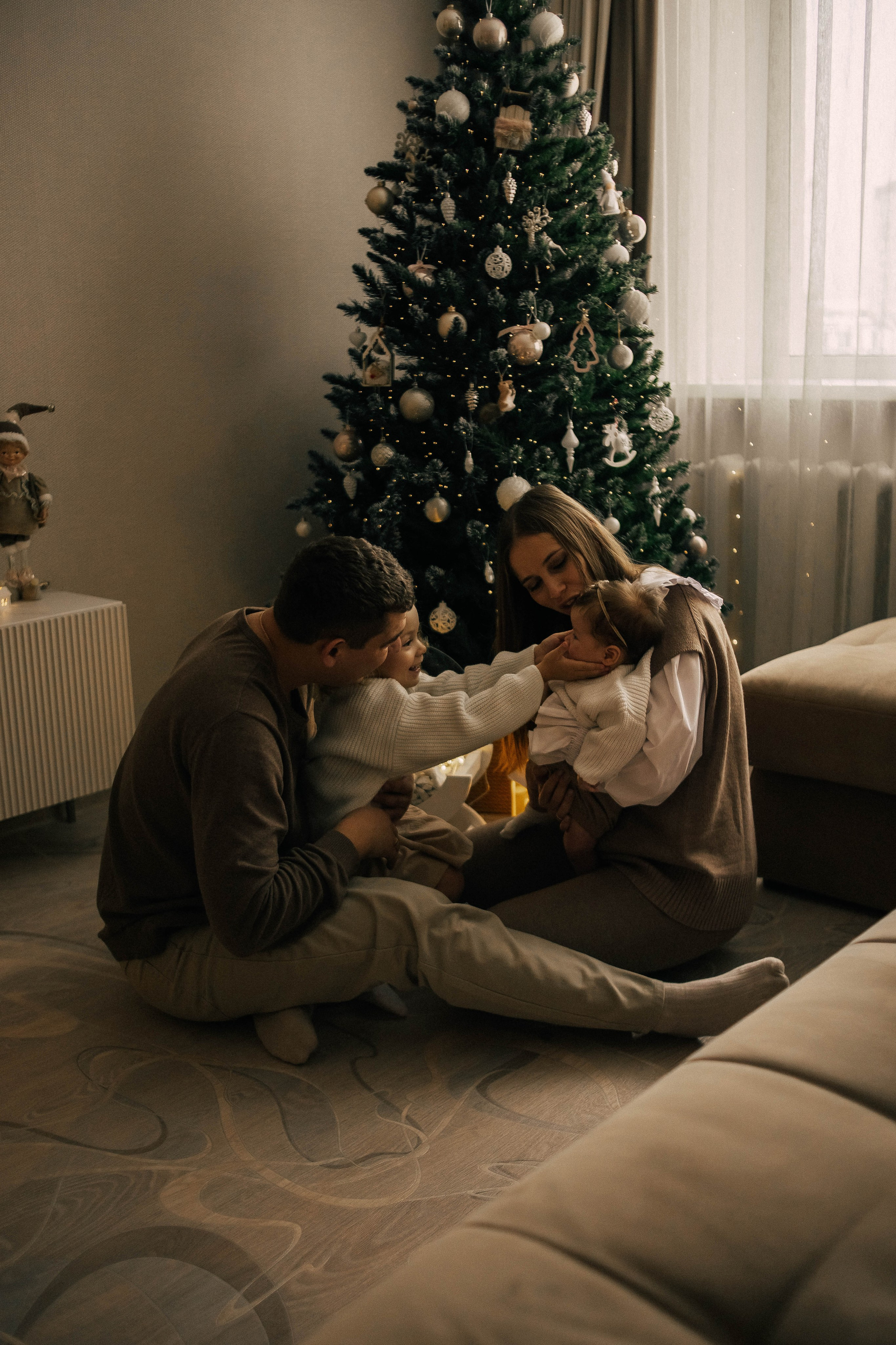 Анастасия, Андрей, Ариша и Анюта. Главная