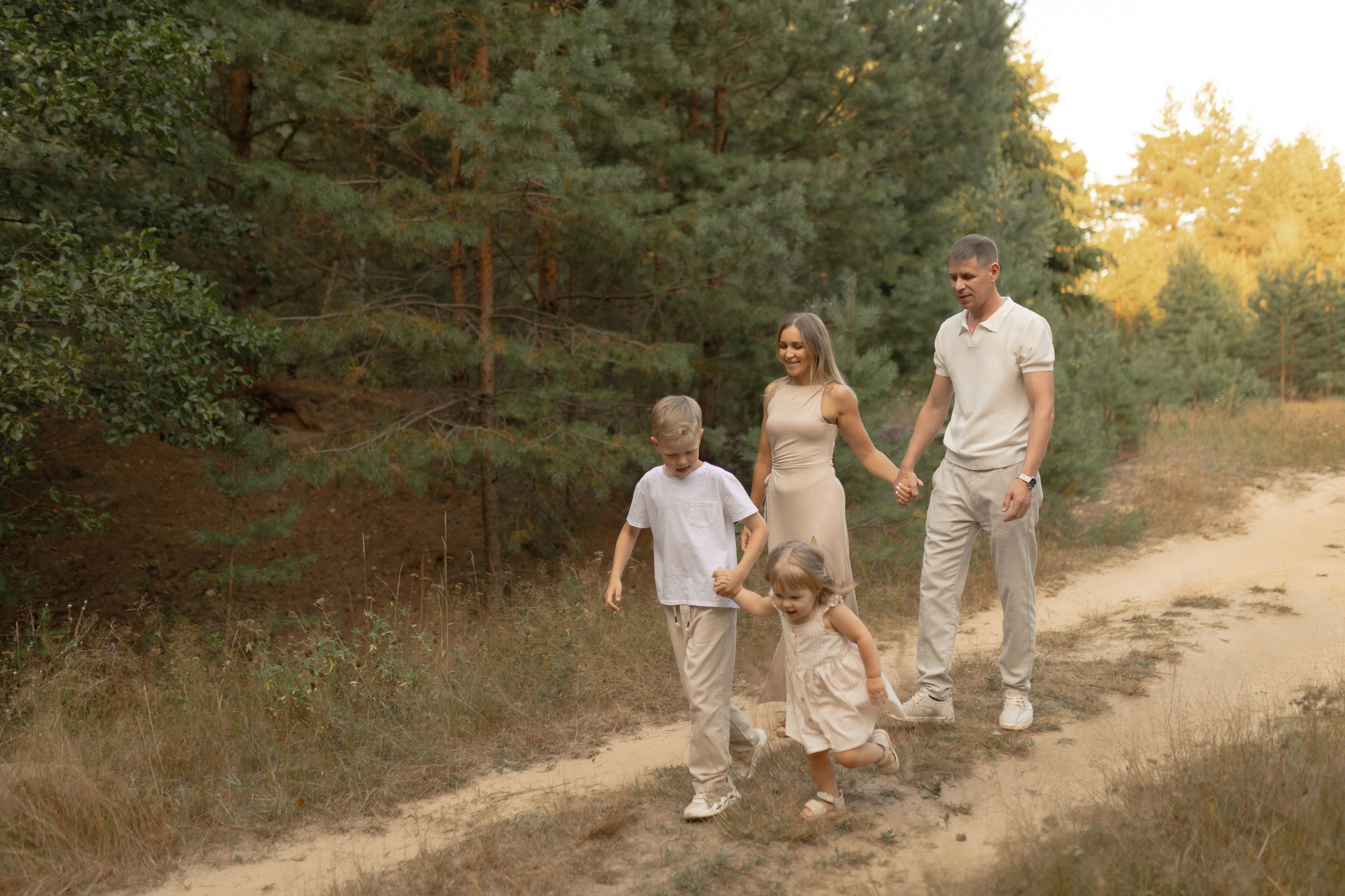 Алексей, Мария, Ваня и Варя. Фотограф Татьяна Семенова