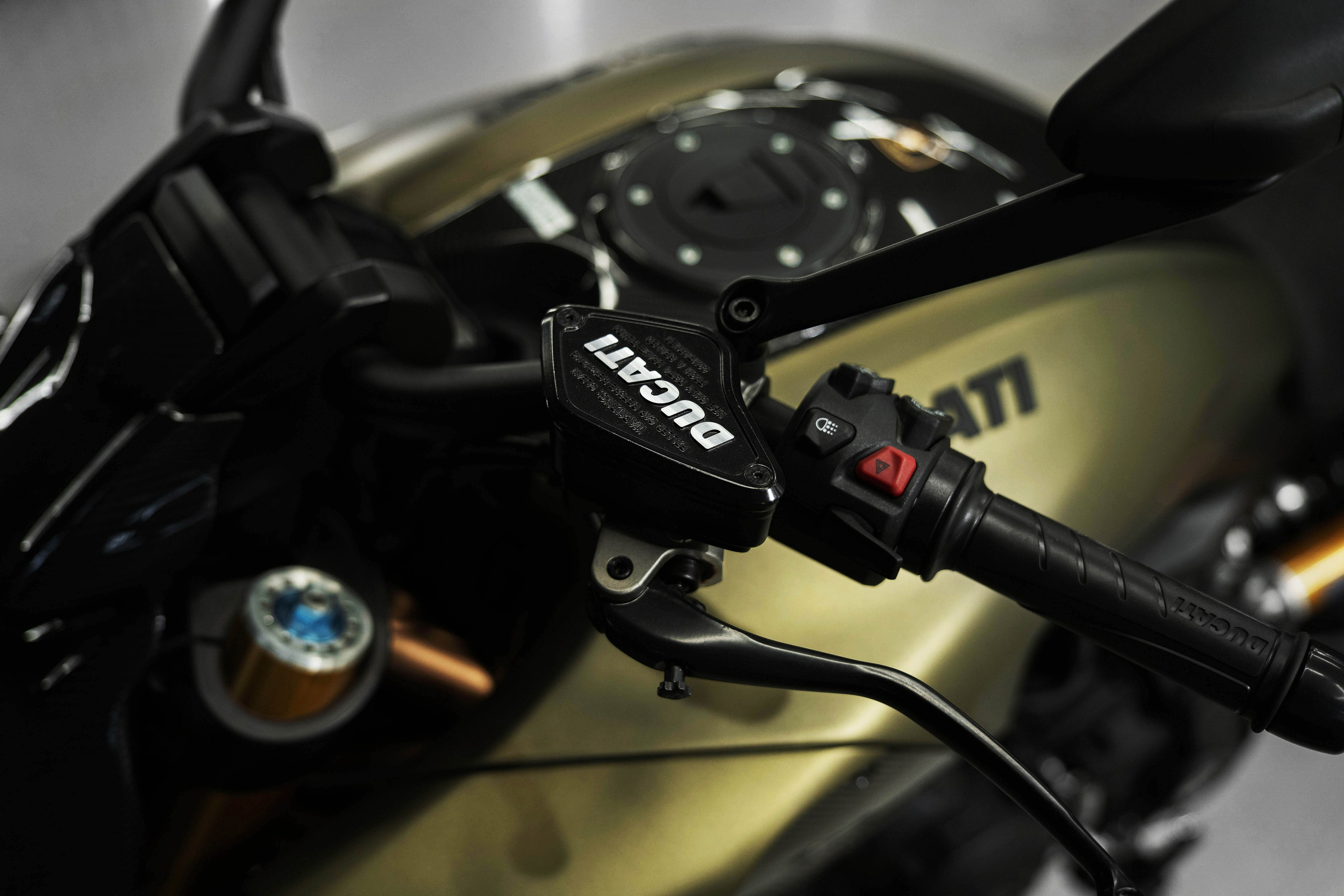 Ducati Diavel Lamborghini. Автомобильный фотограф Светлана Усова