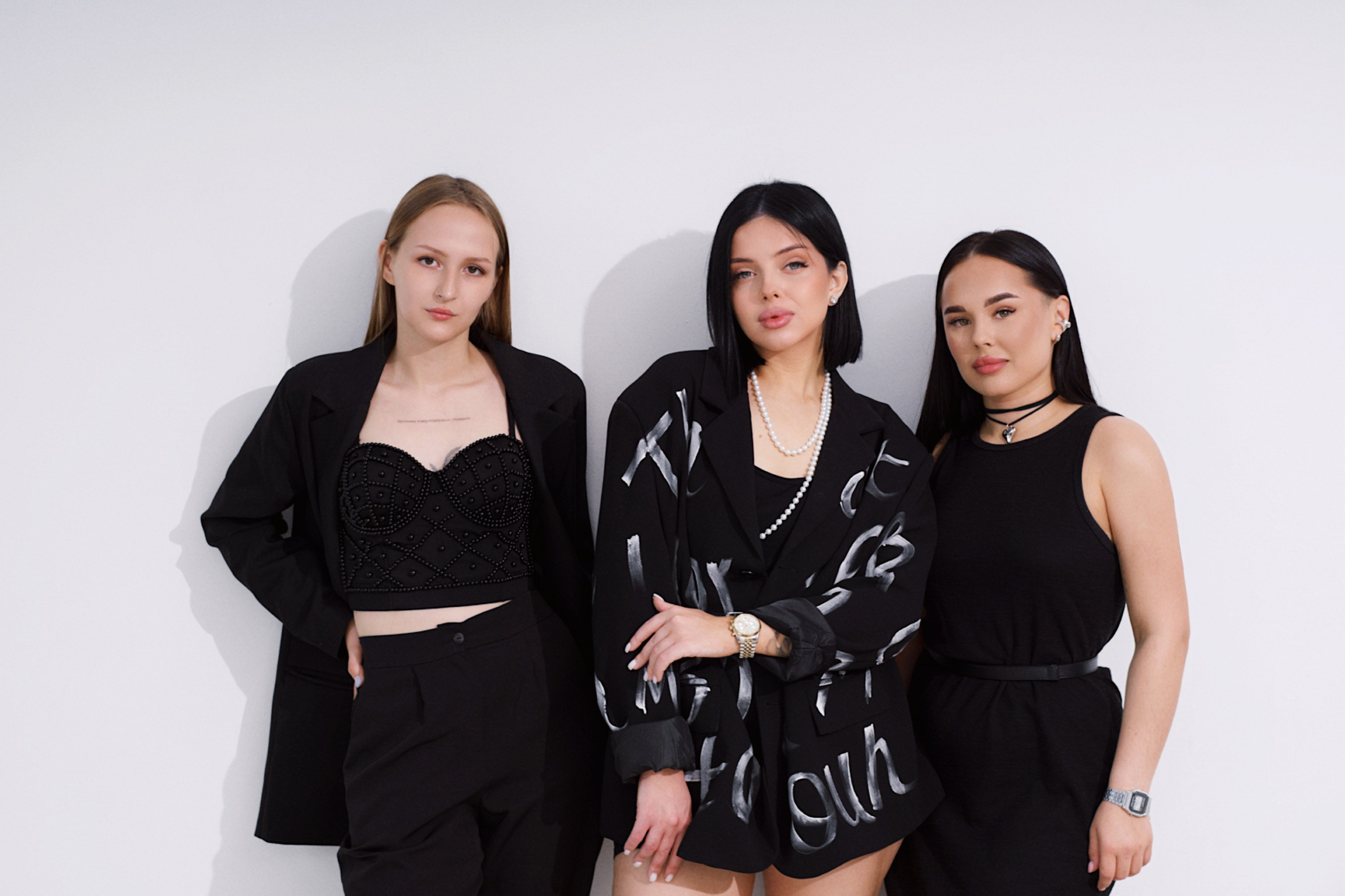 Контент-съемка для мастеров студии по тату и ПМ. Pomanovskaya.ru / женский фотограф