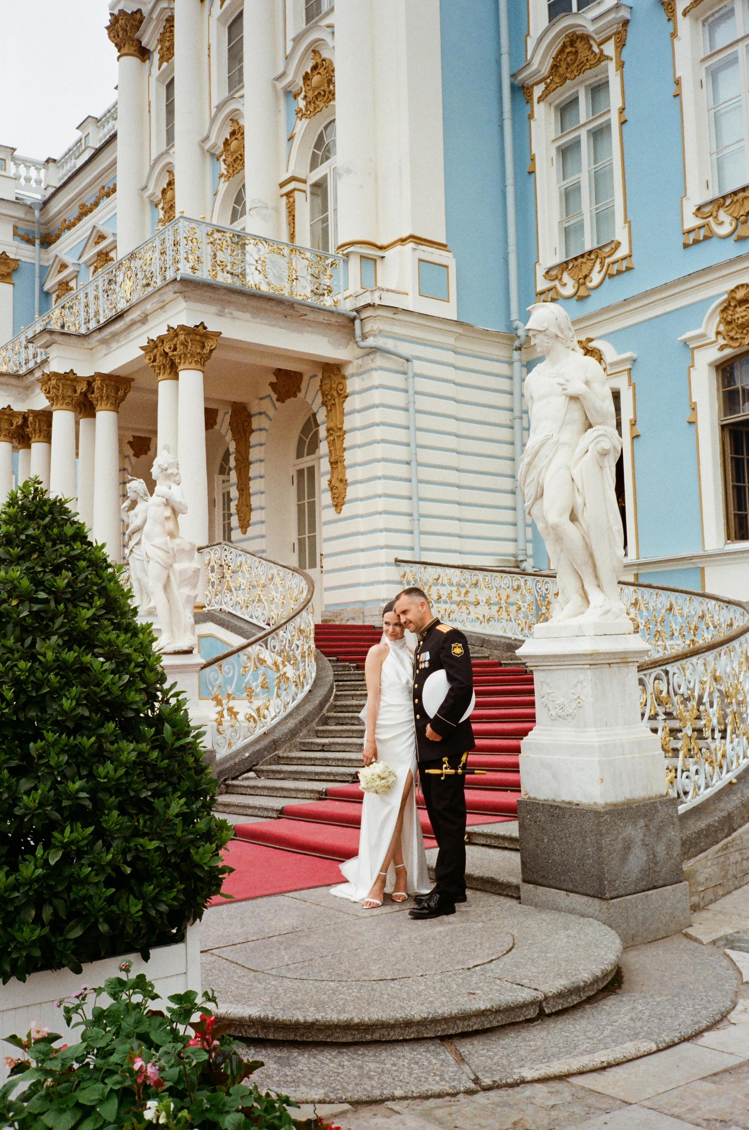 Свадебная фотосессия на пленку. Сестры Карабаза. Фотографы и ретушеры в Москве и Санкт-Петербурге