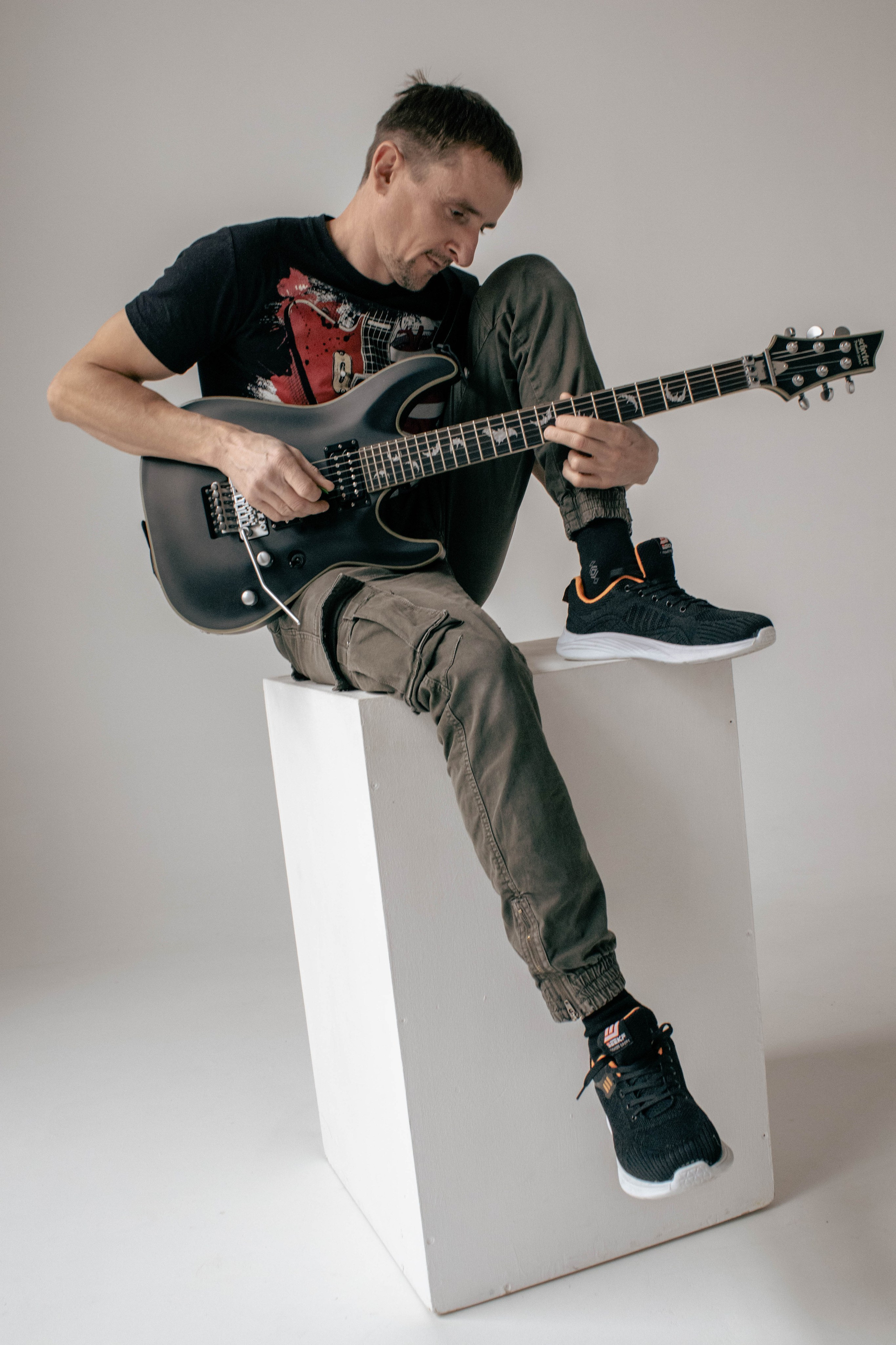 СТУДИЯ. Уличный фотограф Города N