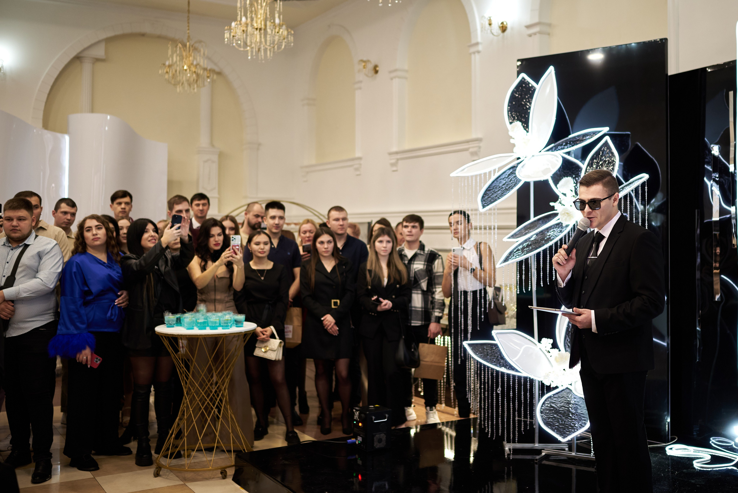 Фотограф Старый Оскол, свадебный фотограф на мероприятие. Профессиональный фотограф Старый Оскол, Губкин — свадьба, венчание, крещение, юбилей и день рождения