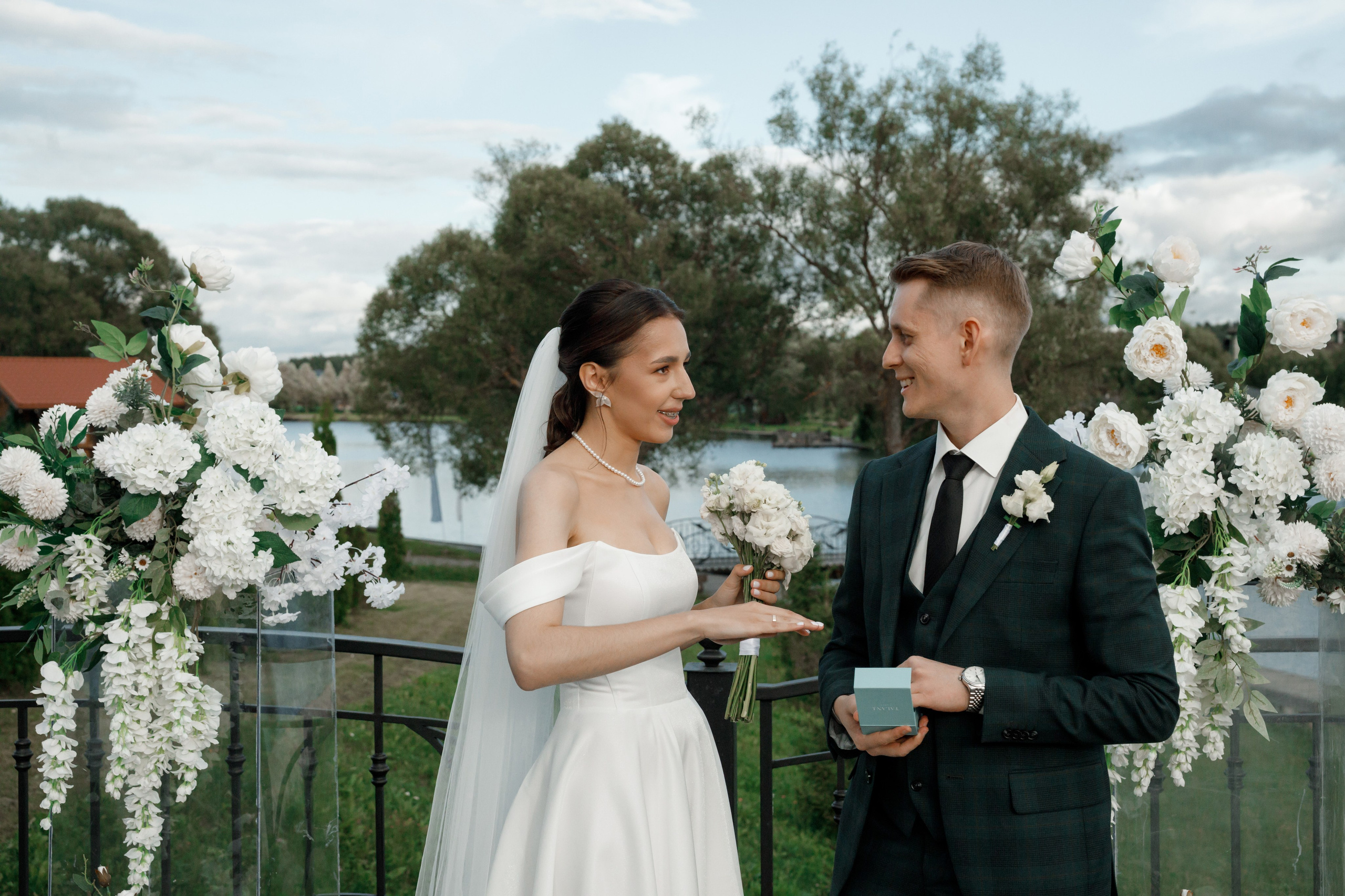 Регистрация в отеле Fish Point, ЗАГС Бутово, прогулка в Остафьево. Свадебный и репортажный фотограф (Москва, Королев и другие)