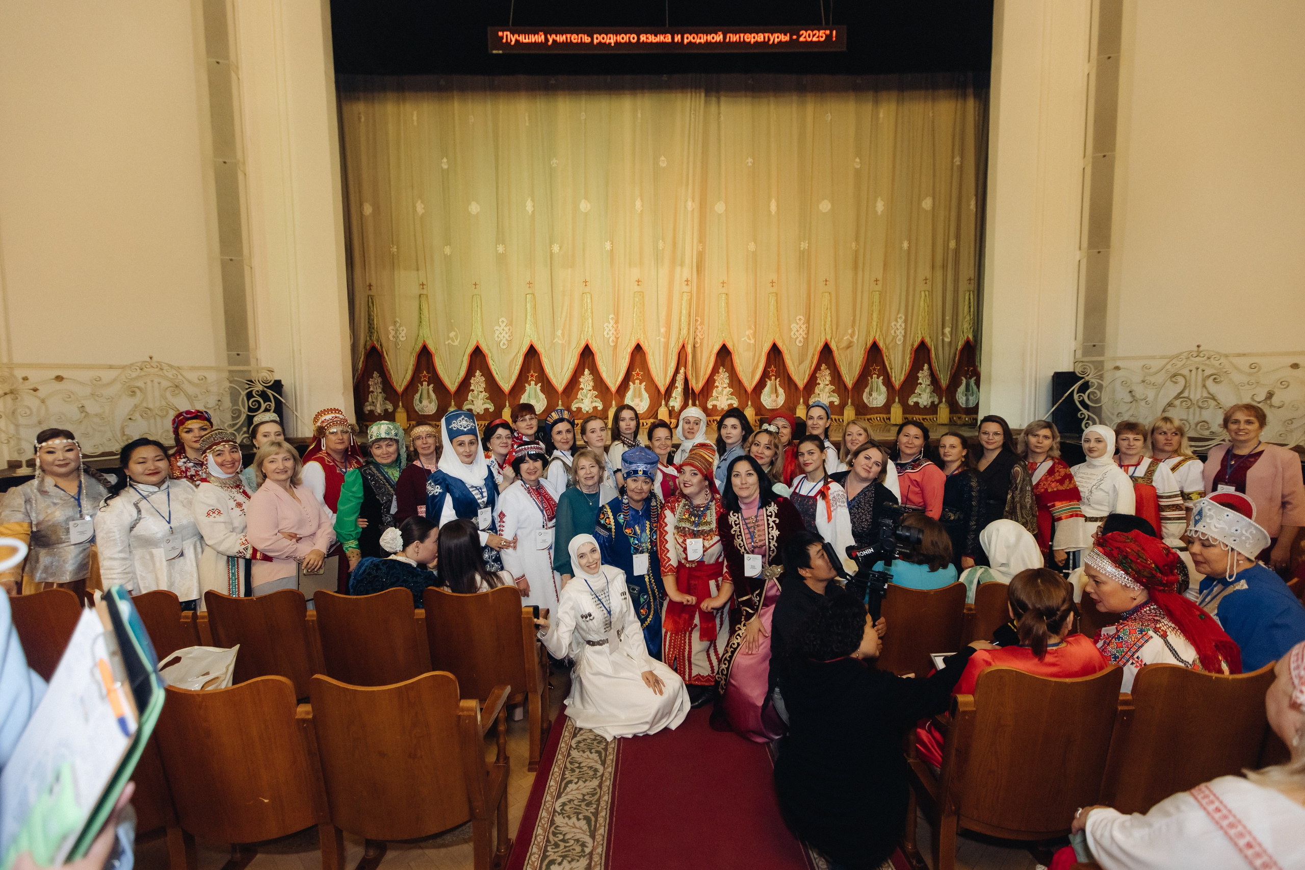 Лучший учитель родного языка и литературы 2025. Свадебный и семейный фотограф в Улан-Удэ