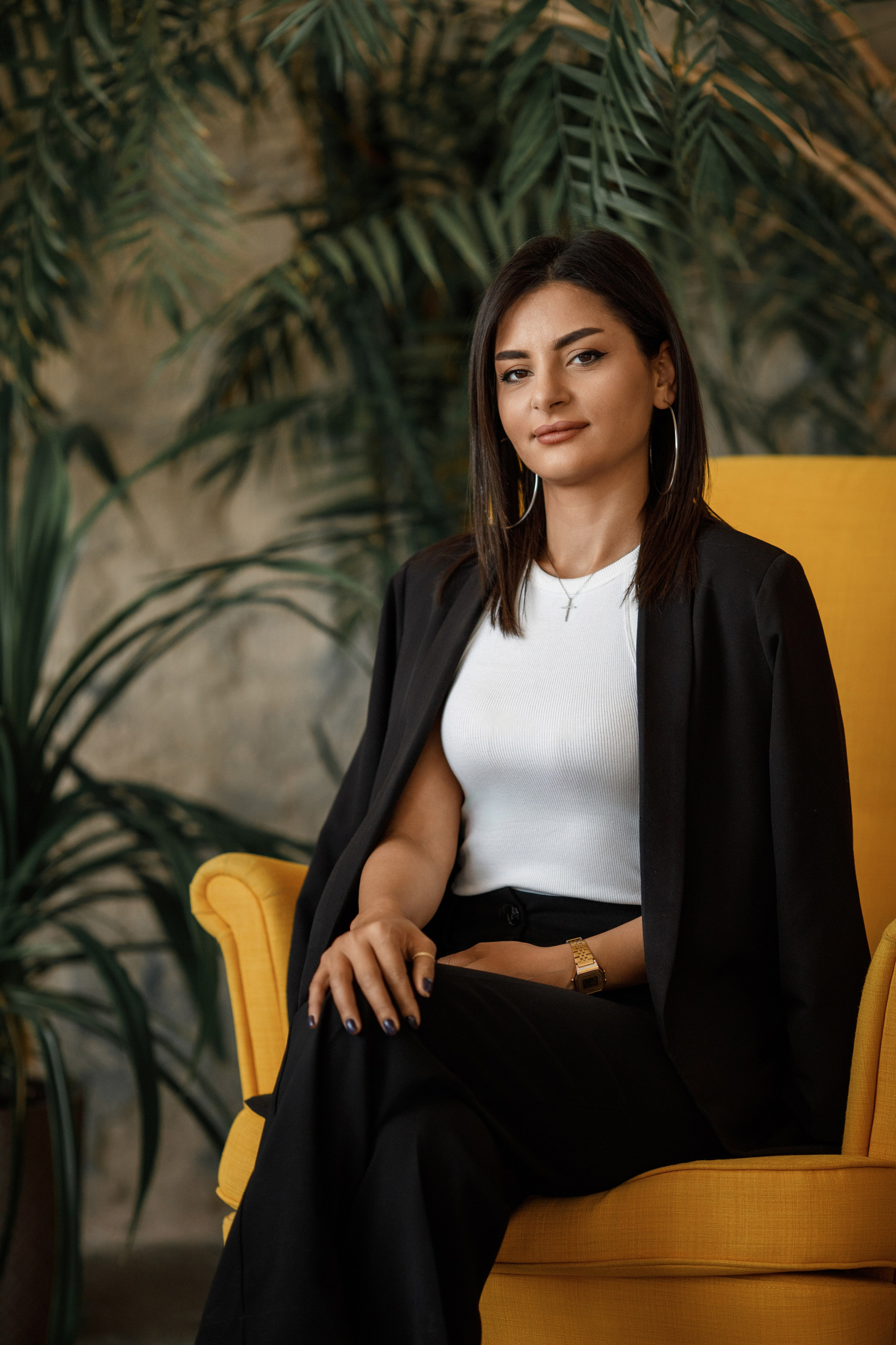 Бизнес портрет молодей девушки. Фотограф во Владикавказе Юрий Геворгизов