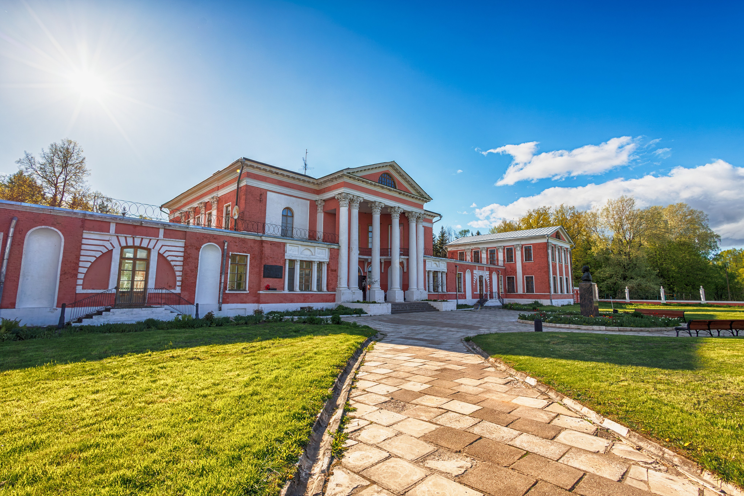 Тайны Яропольца: Усадьба Гончаровых и следы Пушкина. 1000 куполов России, фотопроект Вадима Квятковского и Надежды Ельцовой