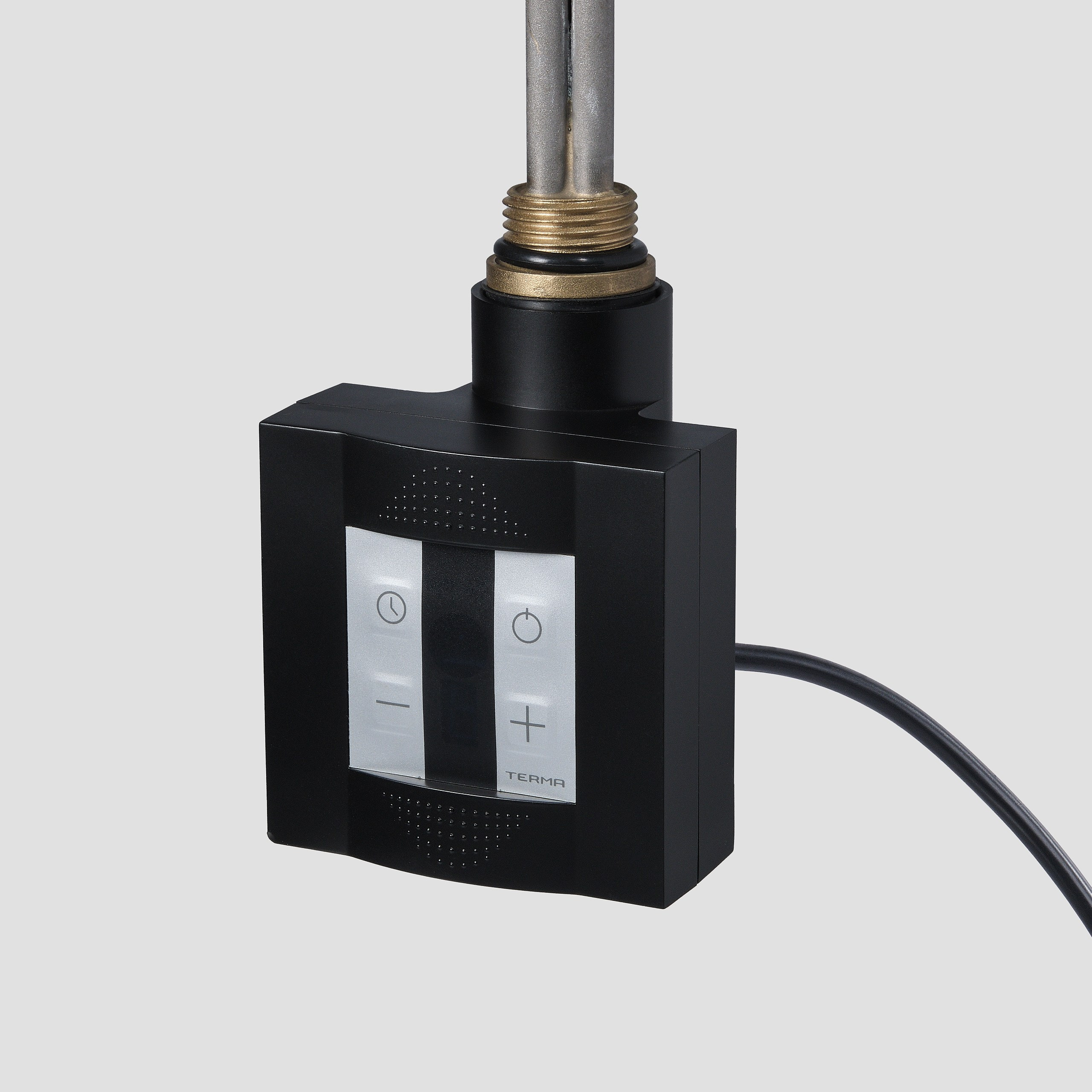 Предметные фотографии регуляторов и нагревателей для отопительных приборов