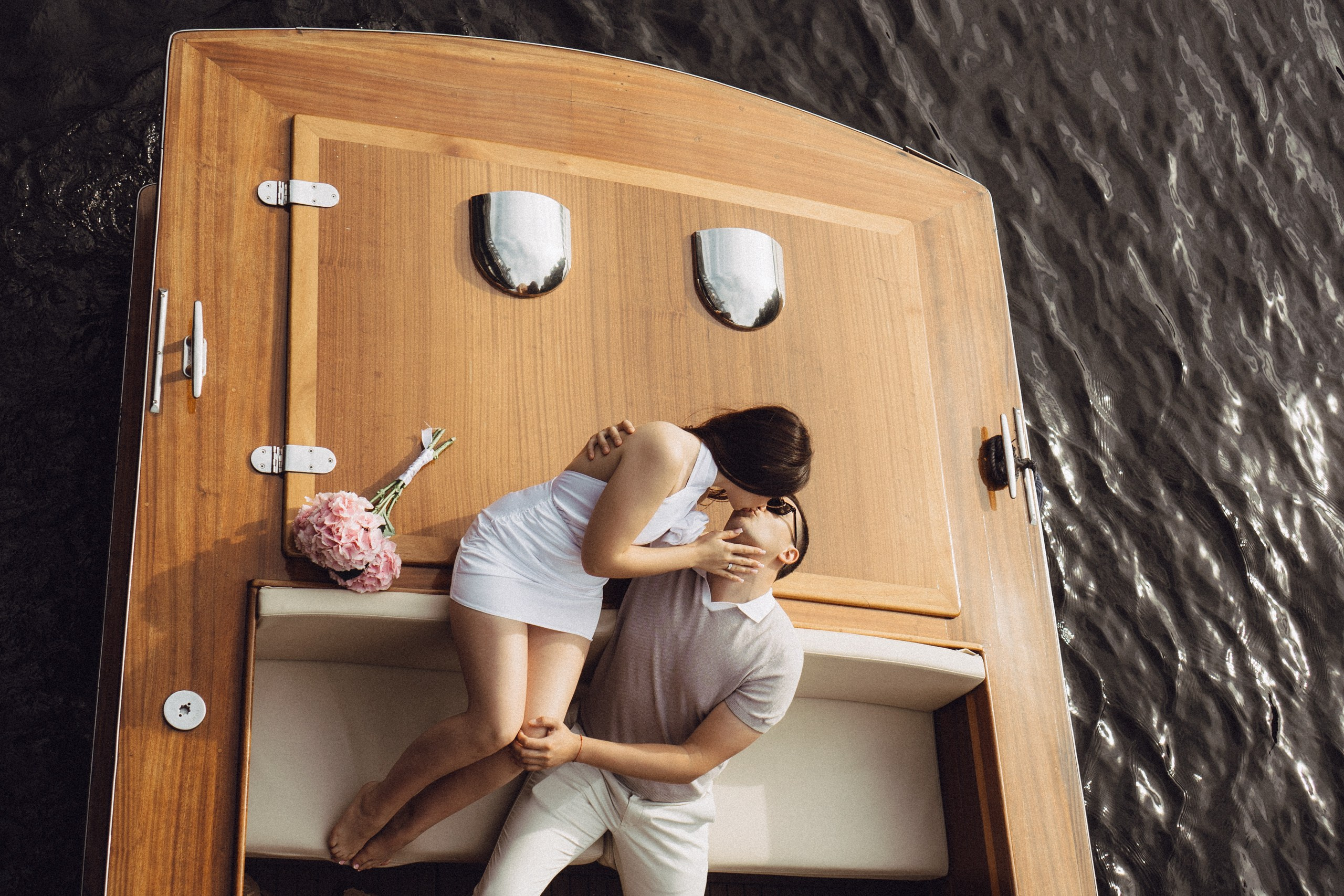 СВАДЕНБНАЯ СЬЕМКА НА КАТЕРЕ ПО КАНАЛАМ САНКТ-ПЕТЕРБУРГА И В АКВАТОРИИ НЕВЫ. Профессиональный фотограф, Санкт-Петербург — Виктория Богомолова