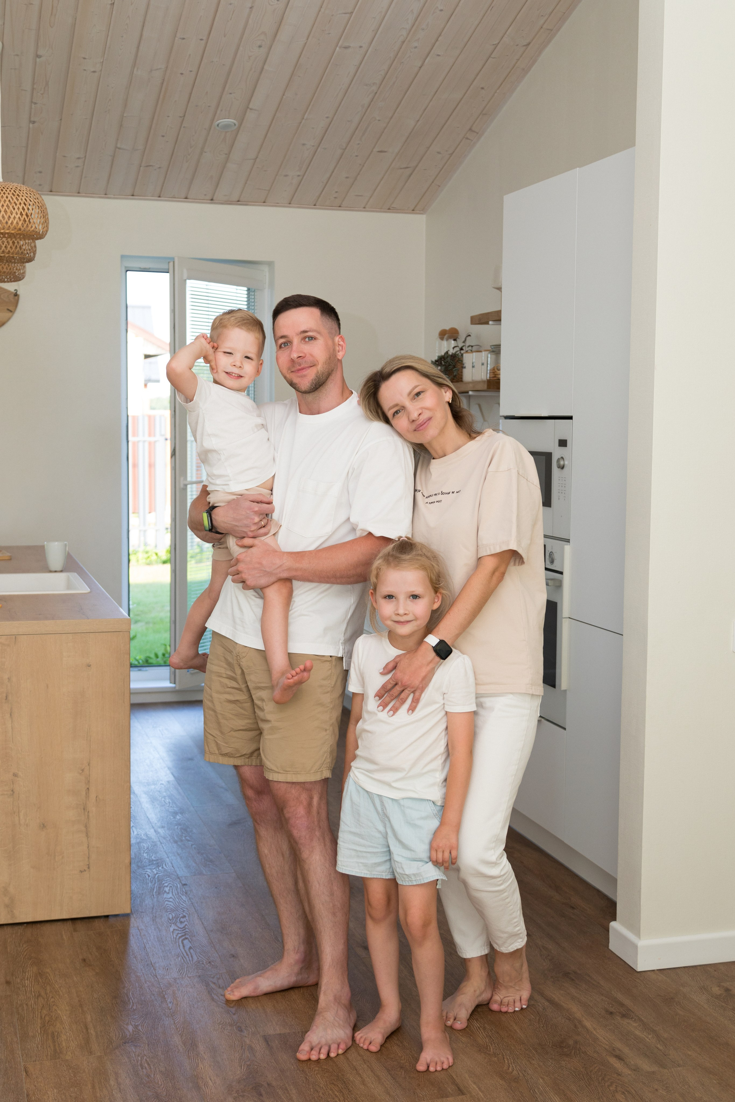 Семейная фотосессия дома. Детский и контент фотограф Надя Волкова Санкт-Петербург