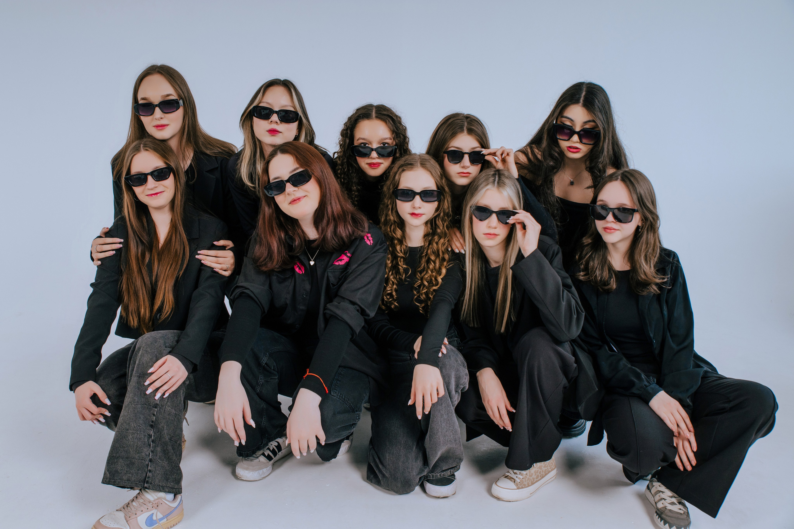 Гимназия им. Сайбеля — Выпуск 2024, 9 класс. Фотограф Ярмишко Дарья. Выпускные фотокниги