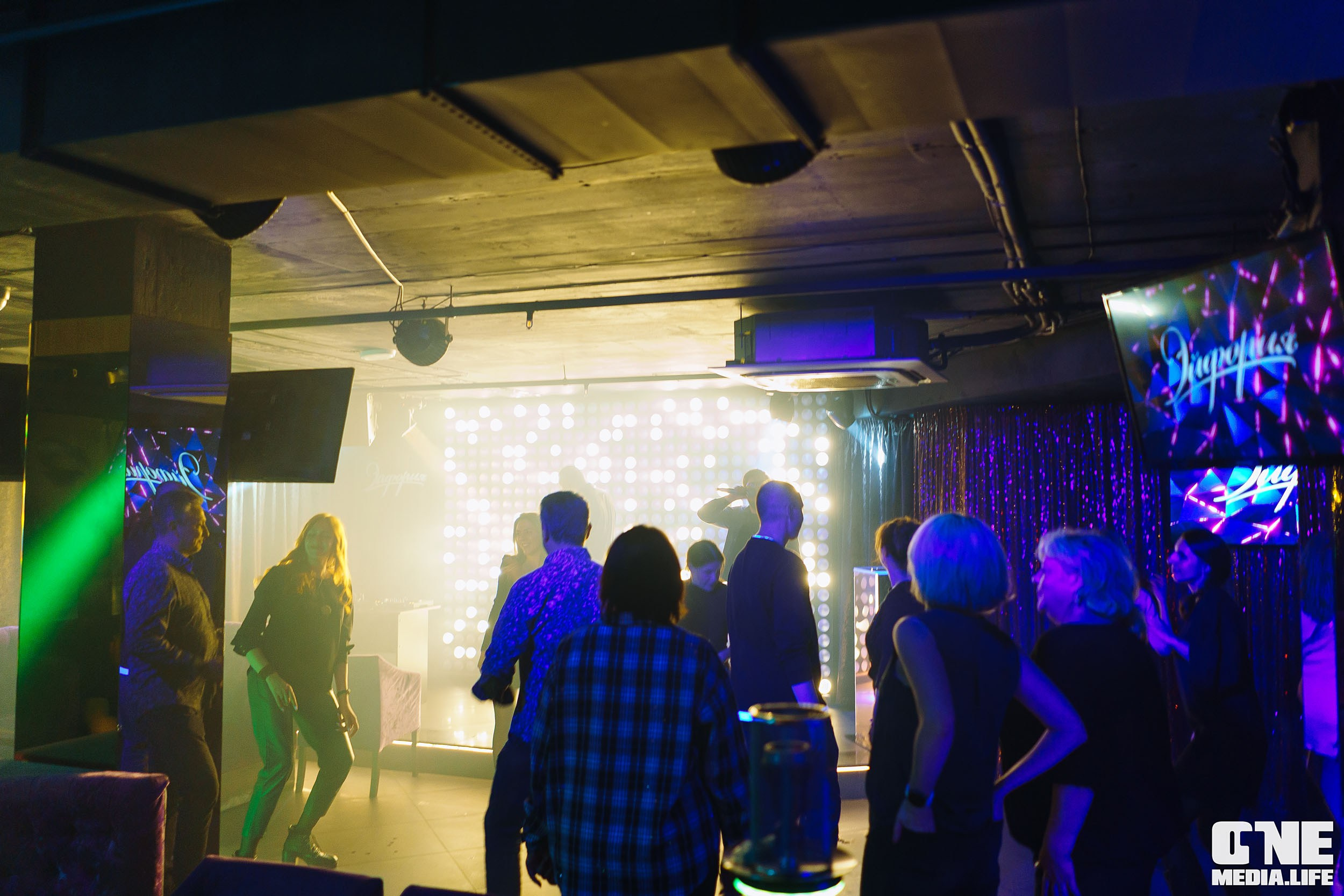 Фоторепортаж из караоке-клуба Эйфория. One Media Life: фоторепортажи, фотоотчеты с мероприятий и заведений