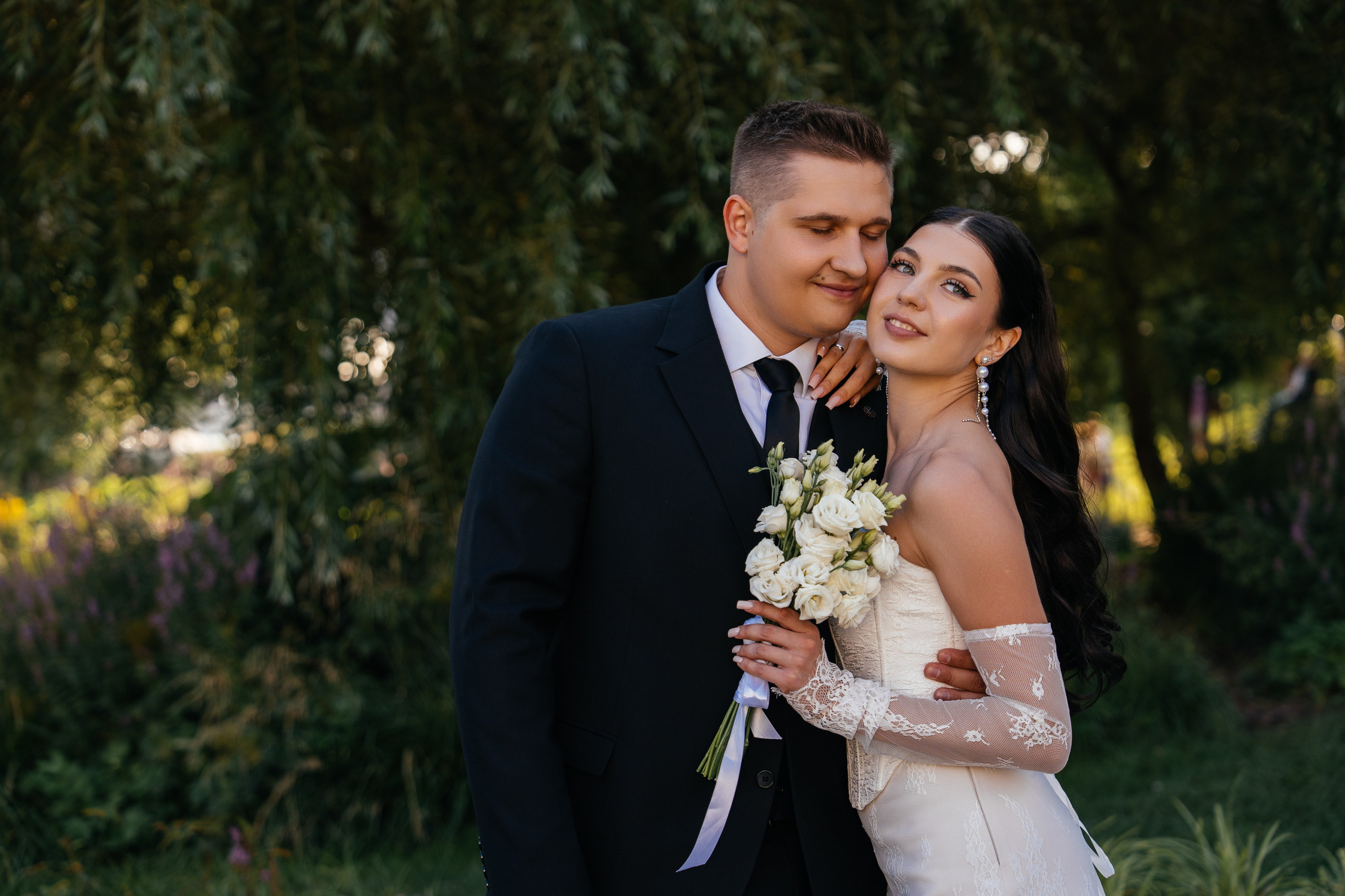 Свадебная фотосессия в Москве у высотки на Котельнической набережной. Свадебный фотограф в Москве Анна Полушина