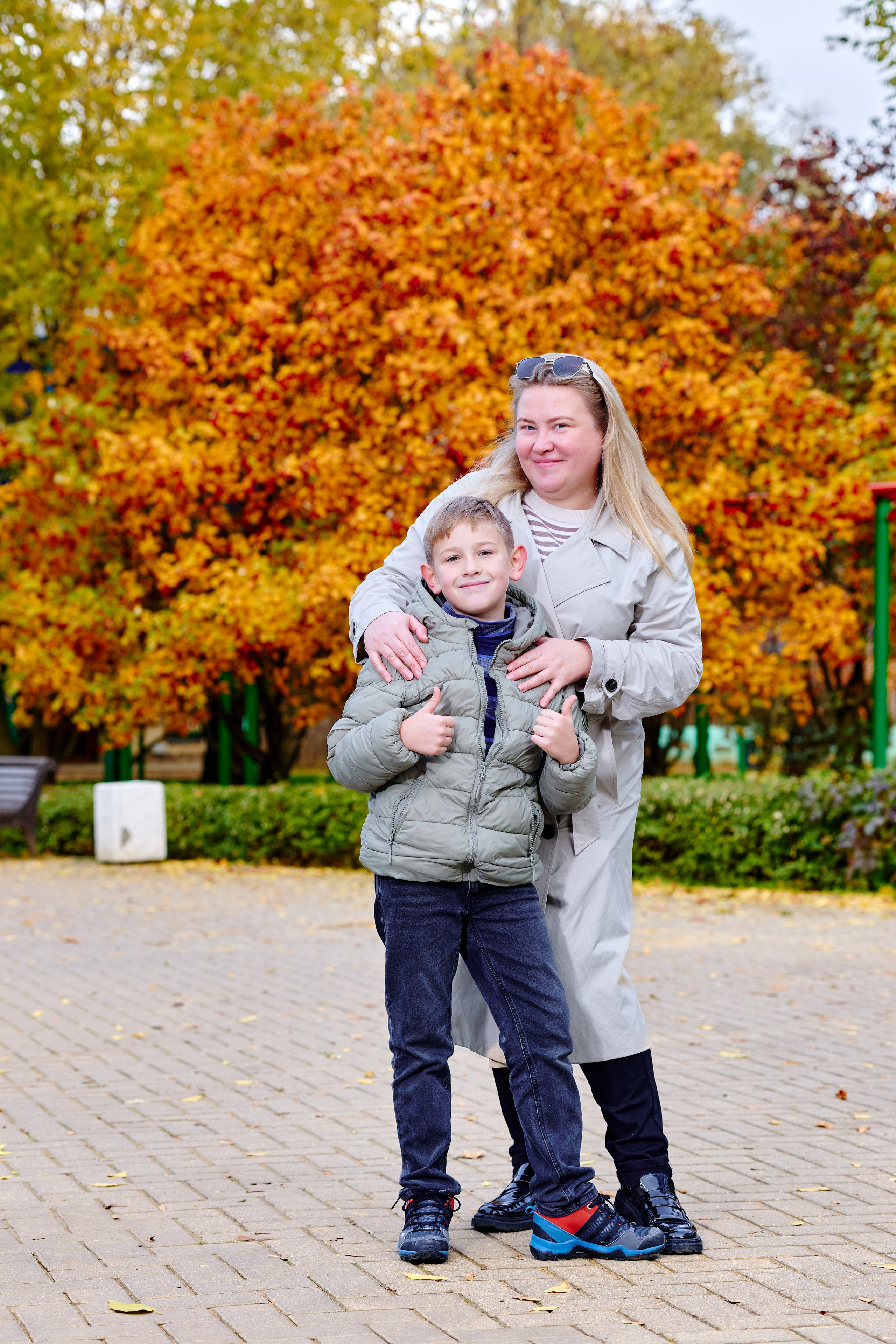 Прогулка в парке классом. Фотограф Выпускные альбомы Таганрог Сергей Коробченко
