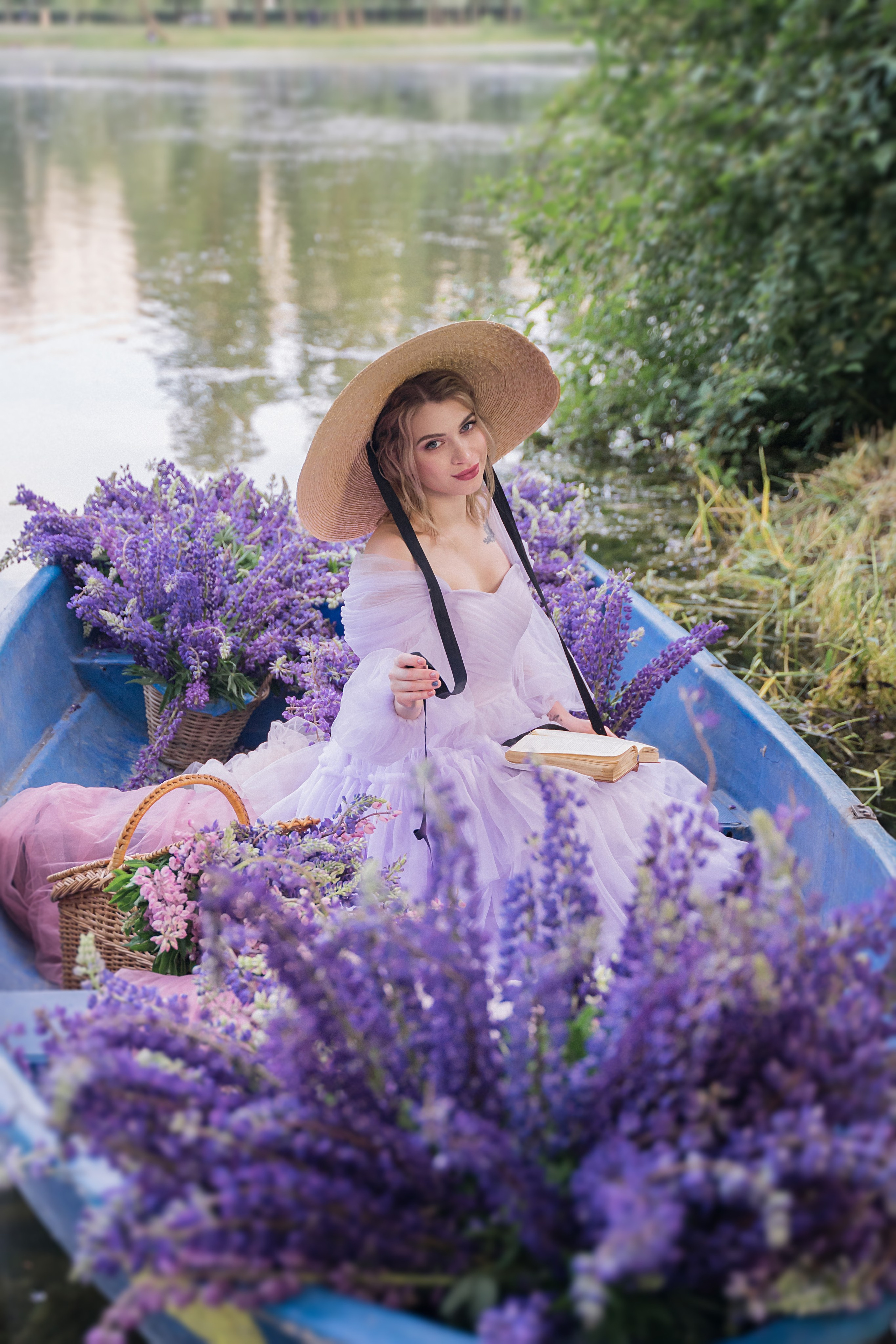 Цветочная лодка. Фотограф в Санкт-Петербурге