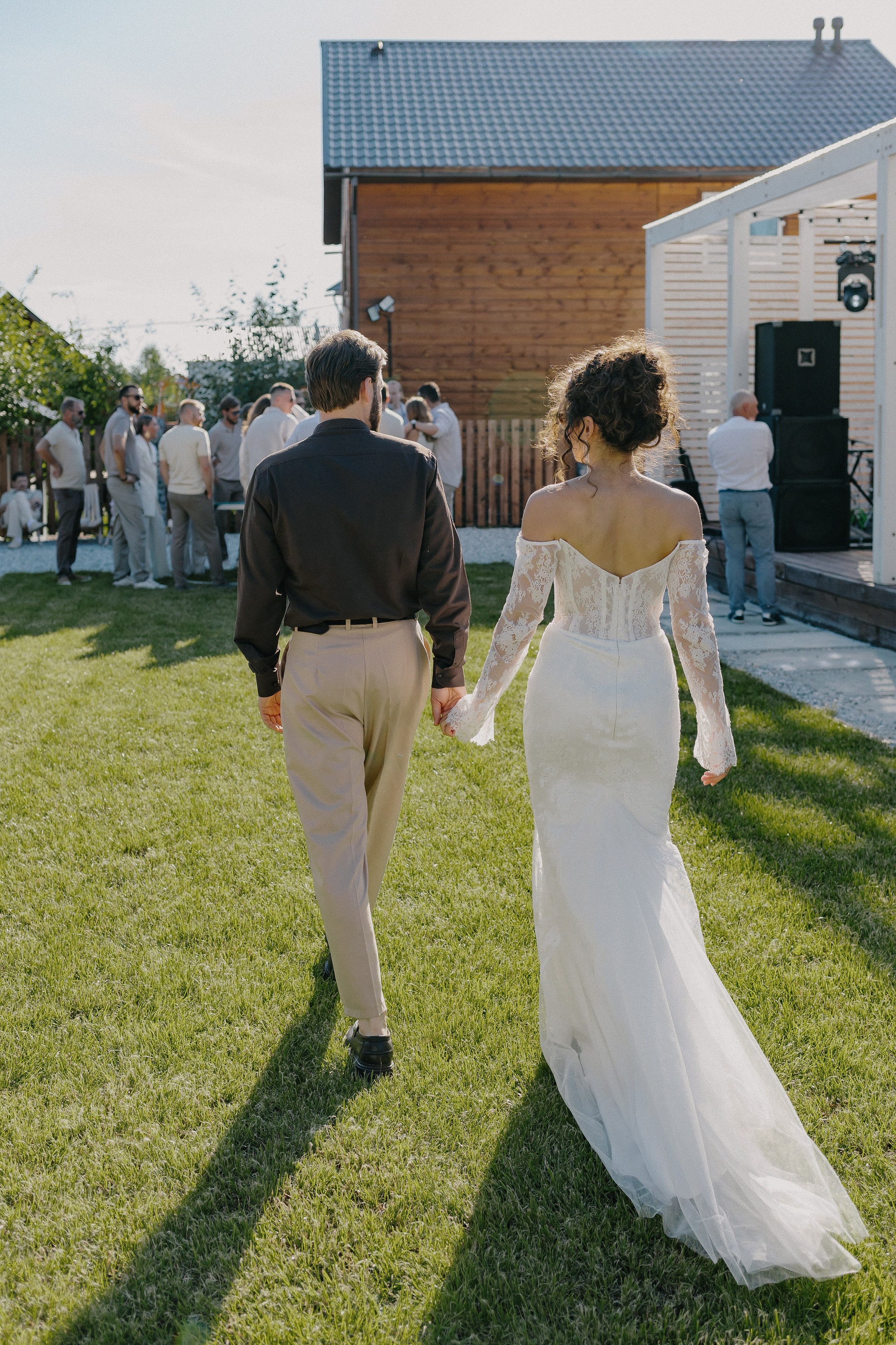 Плюс тридцать градусов на лужайке. Фотограф Андрей Куськало