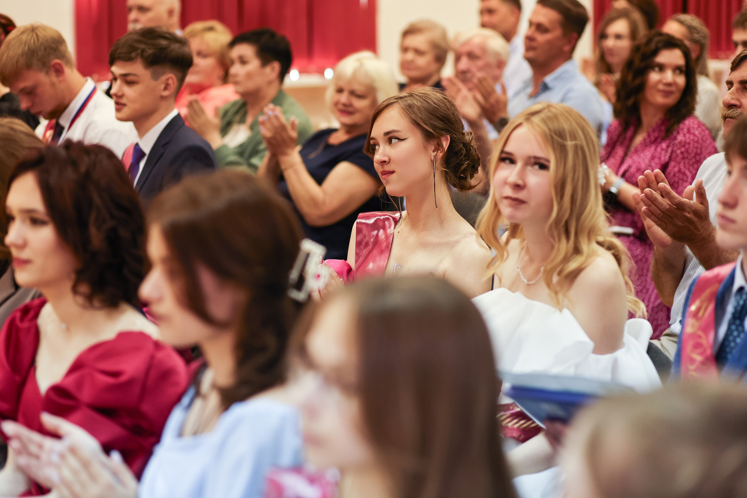 Вручение аттестатов. Школа № 7, выпускники 11 класса 2023 г. Студия выпускных альбомов Остров