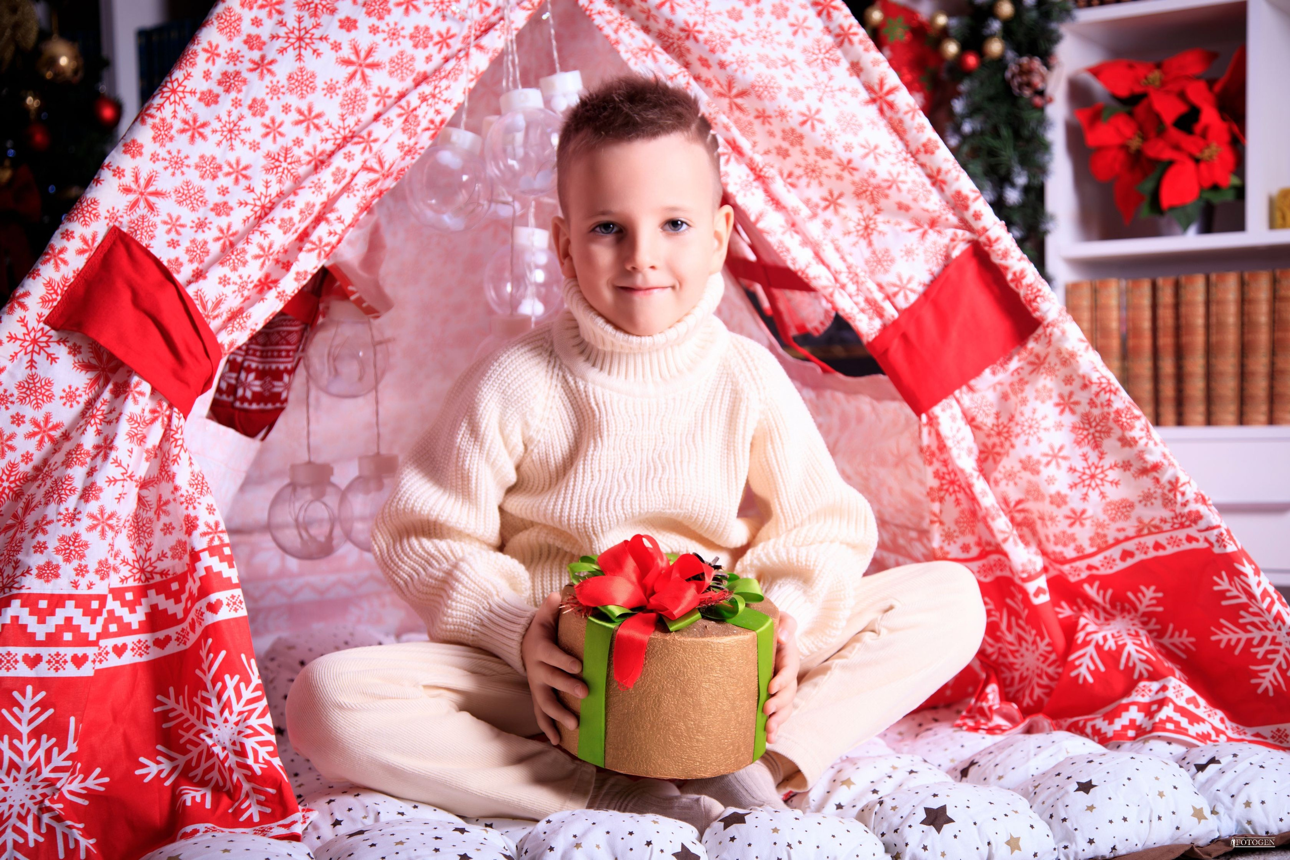 Портфолио новогодние фотосессии для детей в Краснодаре. Интерьерная фотостудия FOTOGEN г. Краснодар