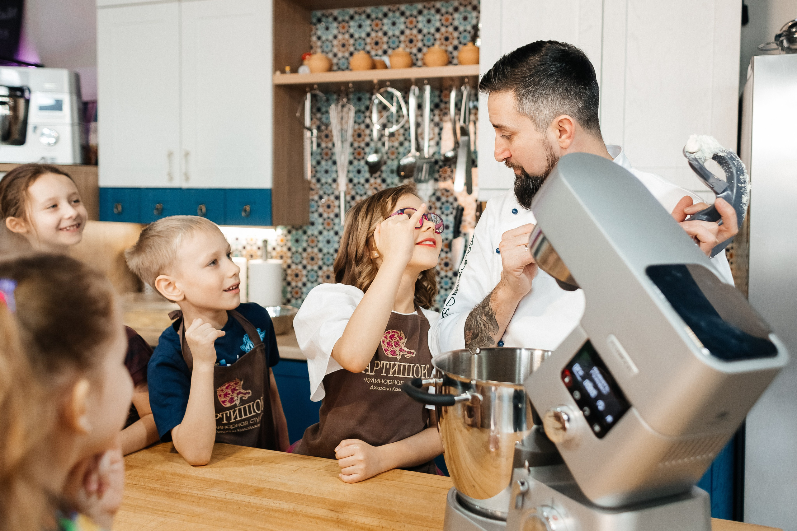 Детский мастер-класс в «АРТиШОК». Фотограф Кемерово | Сергей