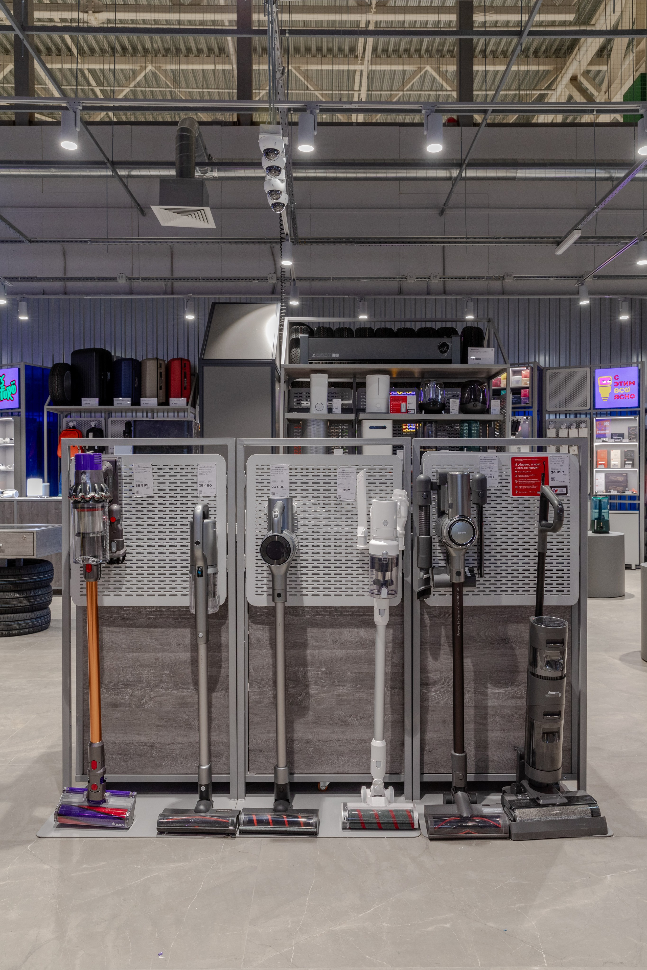 Интерьерная фотосъемка магазина ВСЁСМАРТ - магазин умных гаджетов. Интерьерный фотограф в Сочи Владислав Нагин