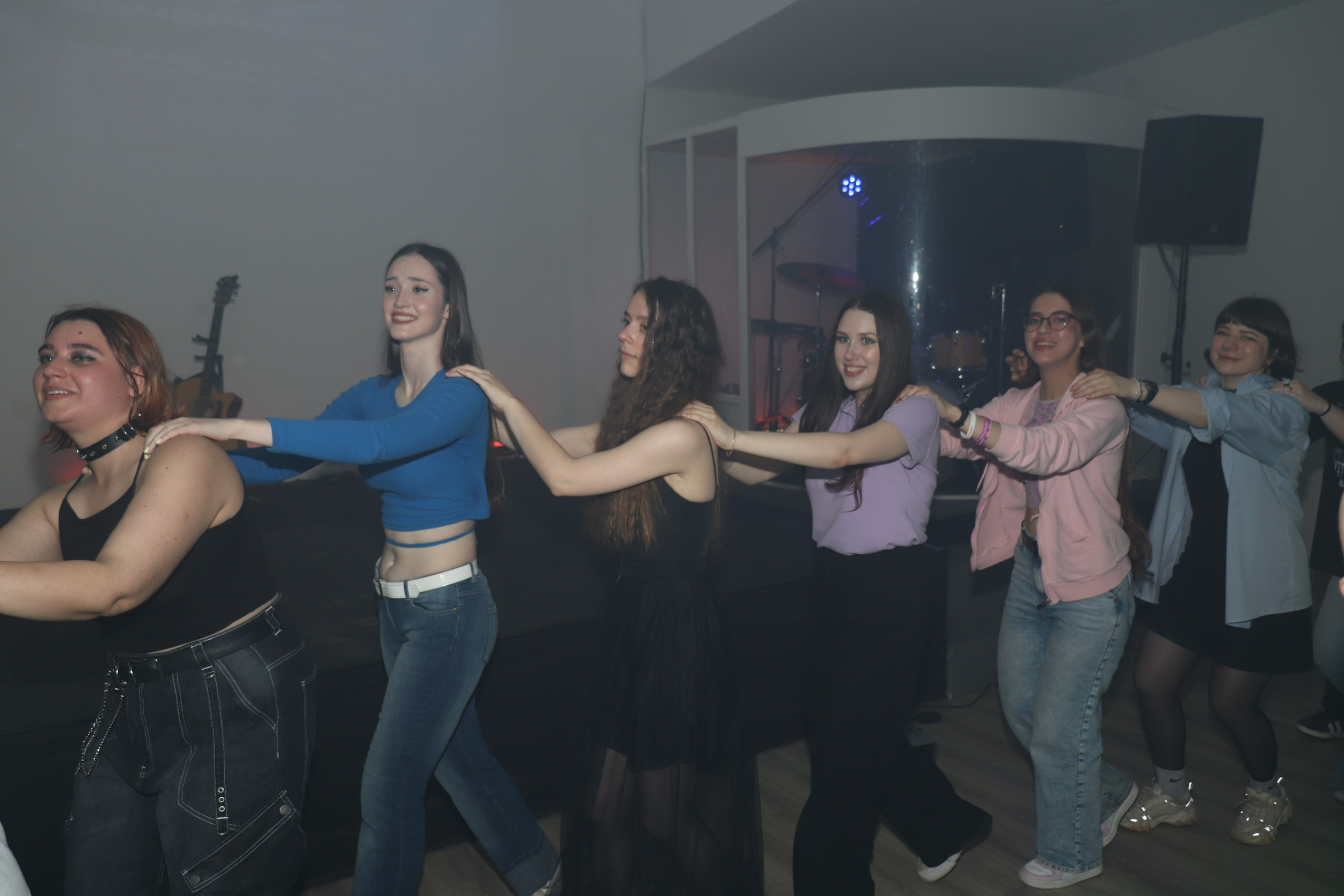 Дискотека 90х молодёжного «клуба 52». Ивентный фотограф в Санкт-Петербурге Олег Комков