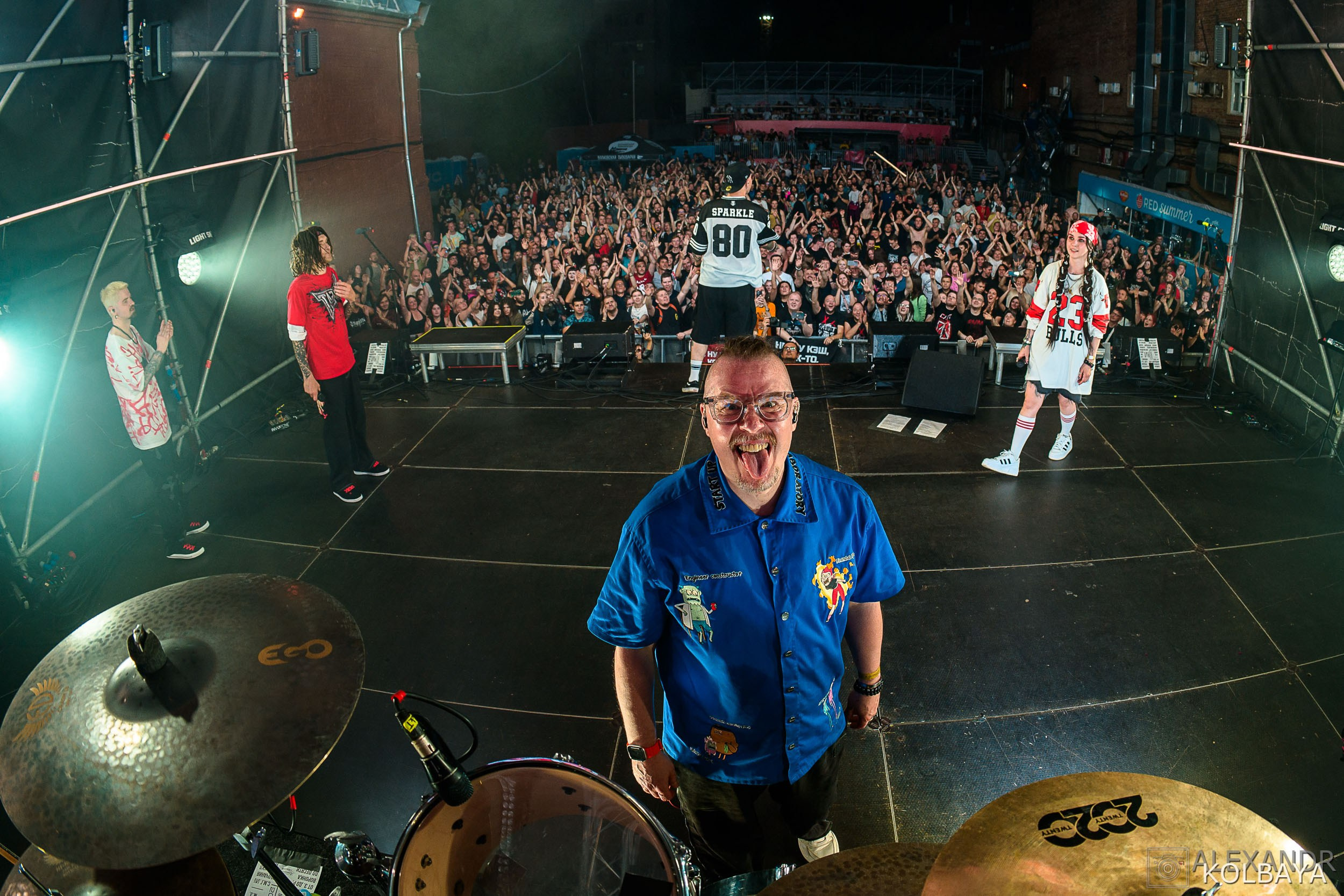 Фоторепортаж с концерта группы СЛОТ на Red Summer 2025. Концертный и театральный репортажный фотограф в Москве Александр Колбая