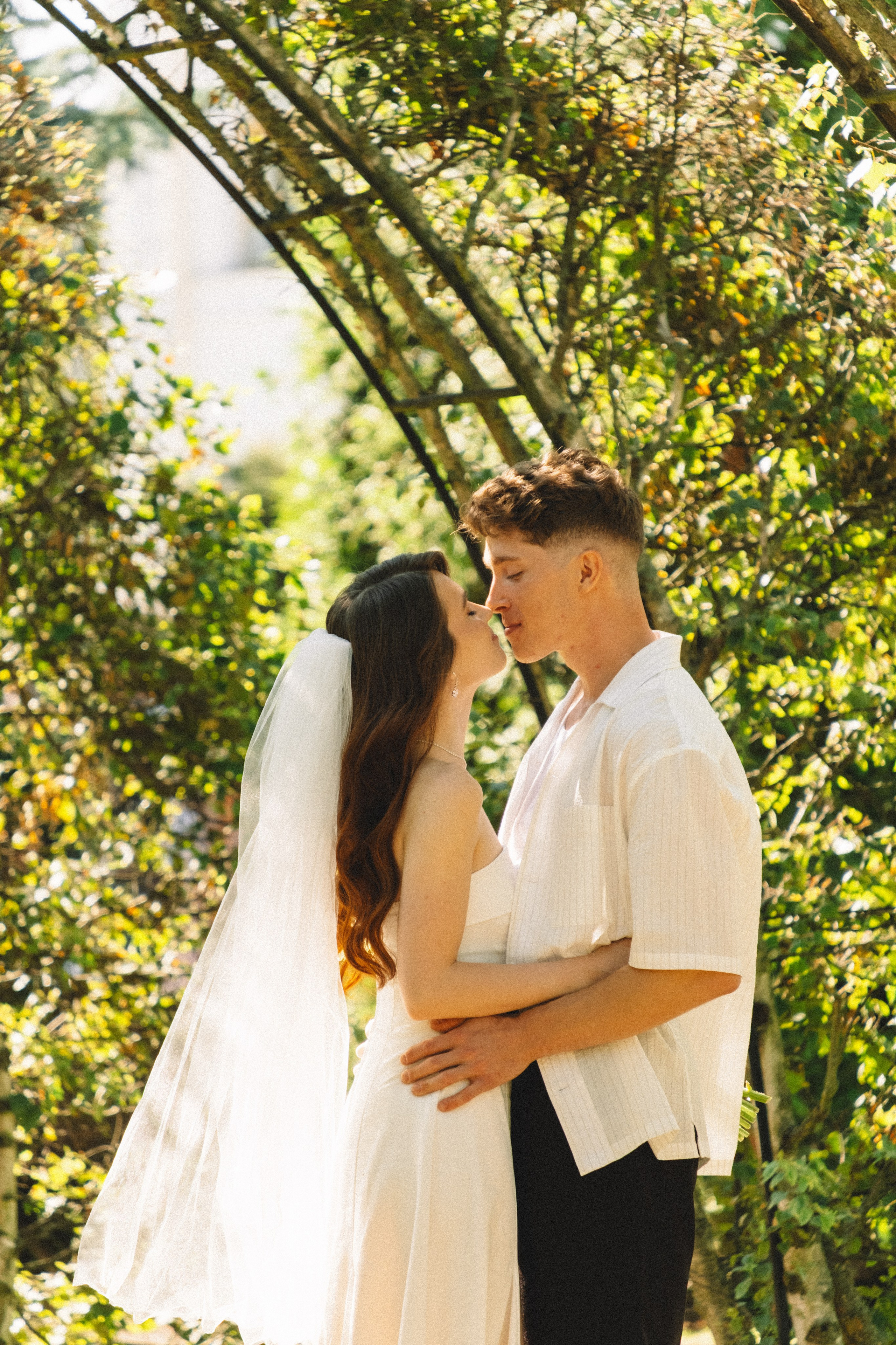 СВАДЕБНАЯ СЬЕМКА В ПЕТЕРГОФЕ И СЬЕМКА РЕПОРТАЖА В ЗАГСЕ ПЕТЕРГОФА. Профессиональный фотограф, Санкт-Петербург — Виктория Богомолова