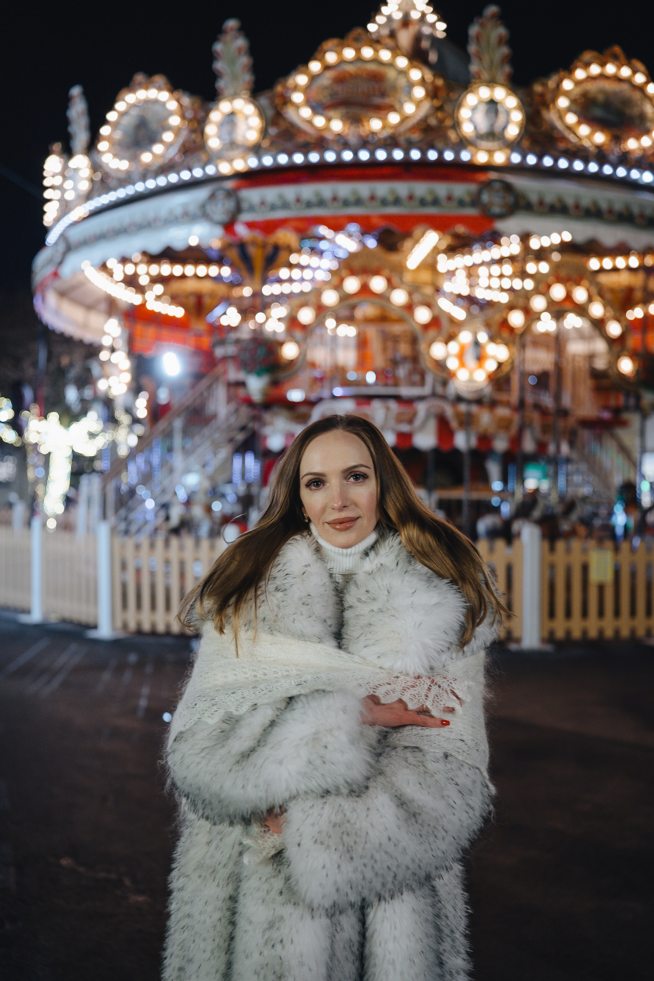 ПРОГУЛКА НА МАНЕЖНОЙ ПЛОЩАДИ ДЛЯ ДЕВУШКИ ПЕРЕД НОВЫМ ГОДОМ (НОВОГОДНЯЯ ФОТОСЕССИИЯ НА МАНЕЖНОЙ ПЛОЩАДИ). Профессиональный фотограф, Санкт-Петербург — Виктория Богомолова