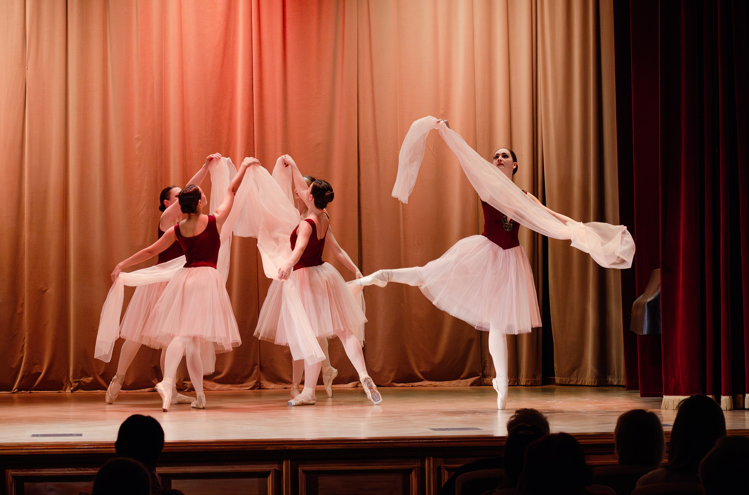 Балет, танец (концерты, уроки, репетиции, закулисье танцующих детей и взрослых). Портретный и репортажный фотограф в Санкт-Петербурге Варвара Жукова