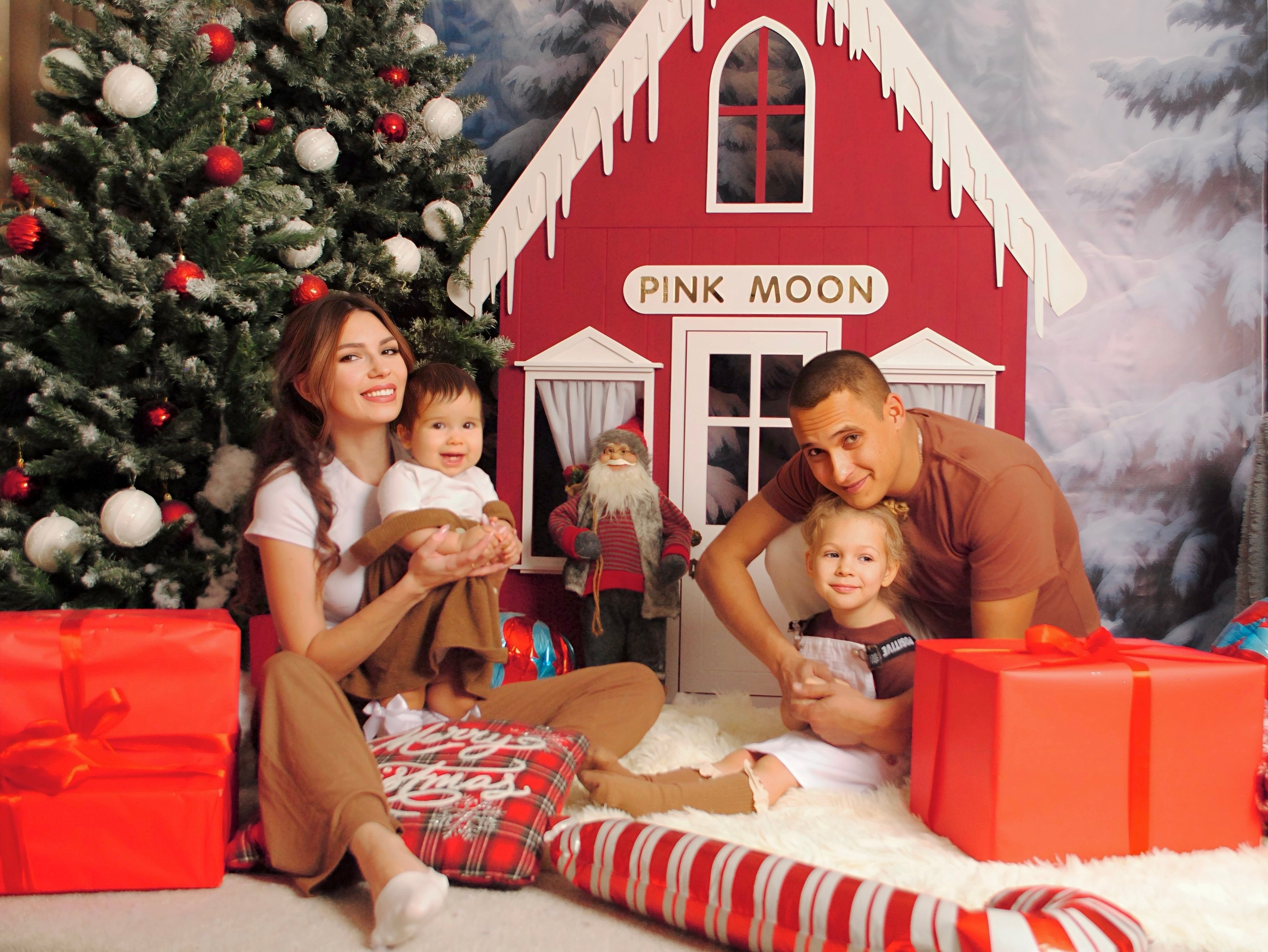 Анастасия и семья. Фотограф Мария Мусаелян