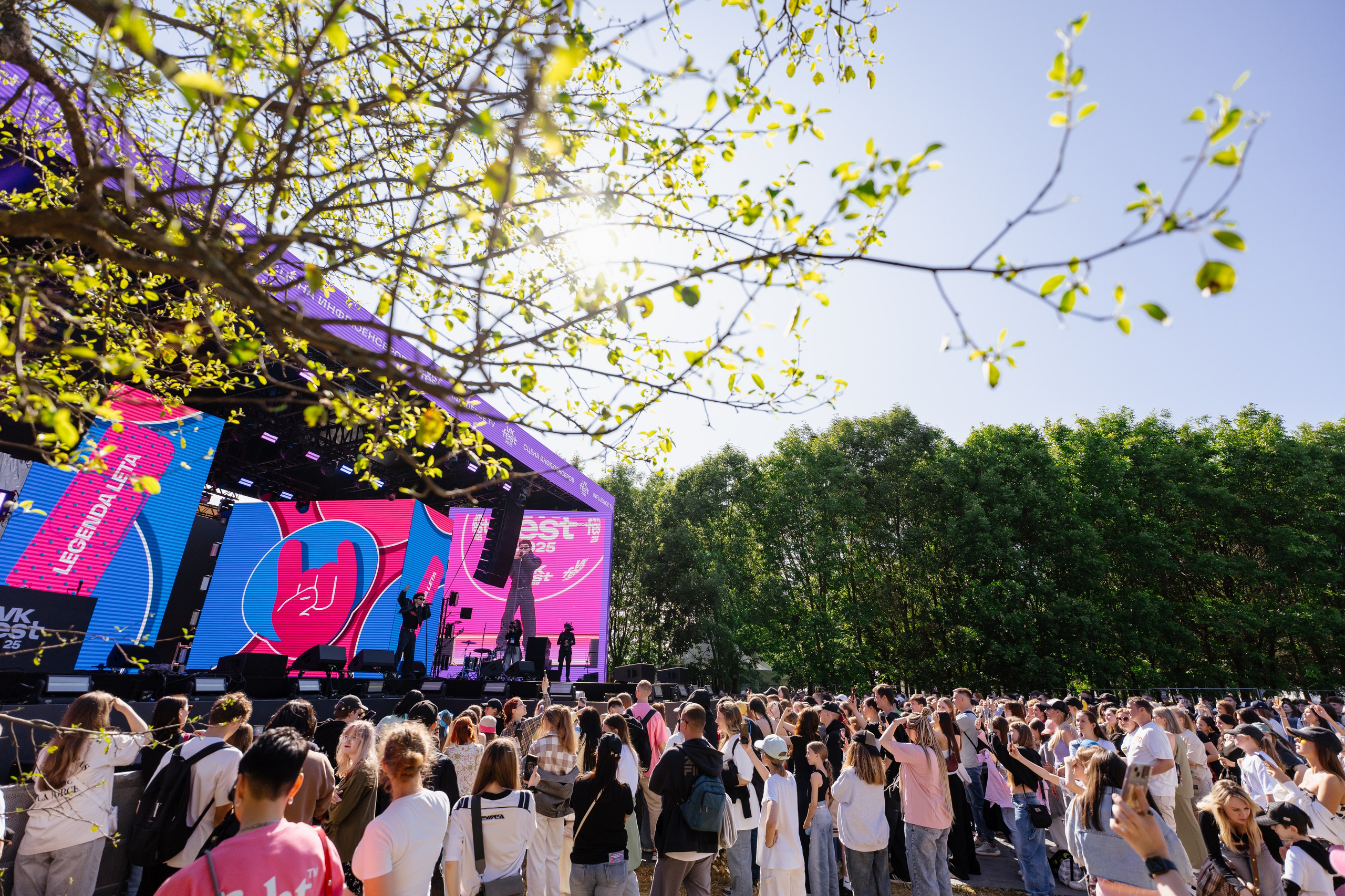 VK FEST Инфлюенсеры. Андрей Сухинин репортажный свадебный фотограф Санкт-Петербург