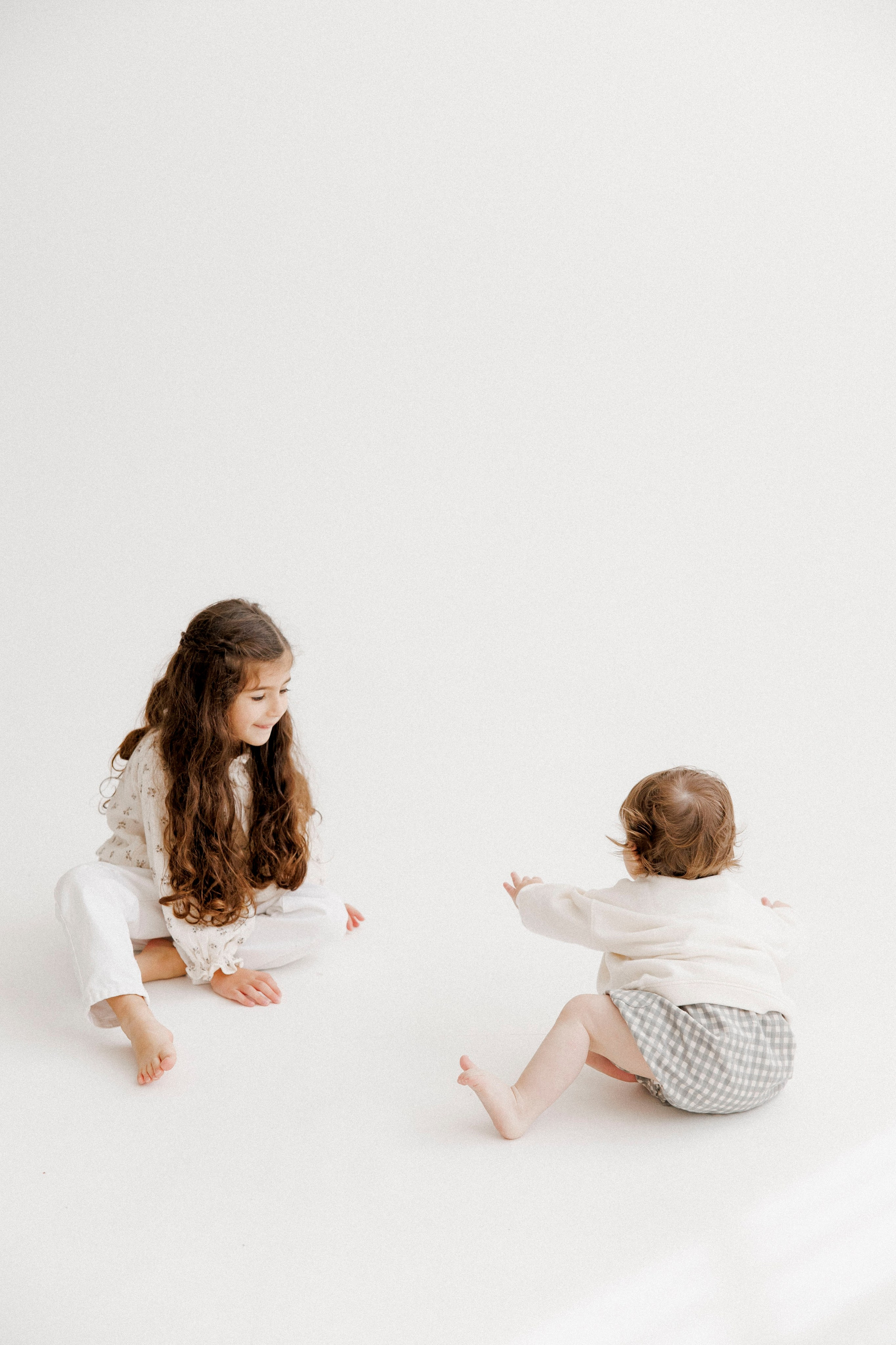 One year inside the White studio. Wedding and family photographer