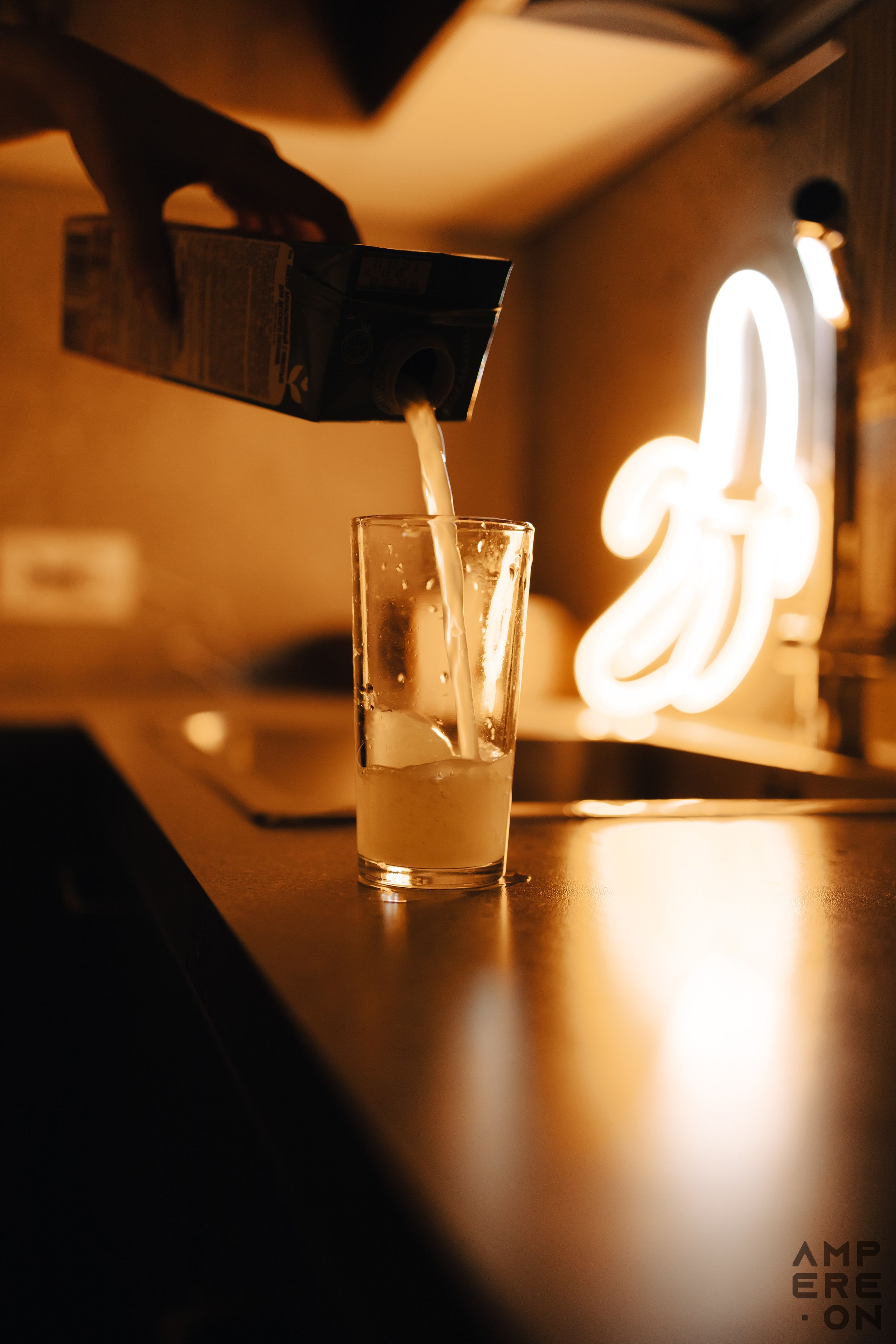 Ampereon — Неоновые вывески. Портретный и репортажный фотограф в Казани Максим Сипачев