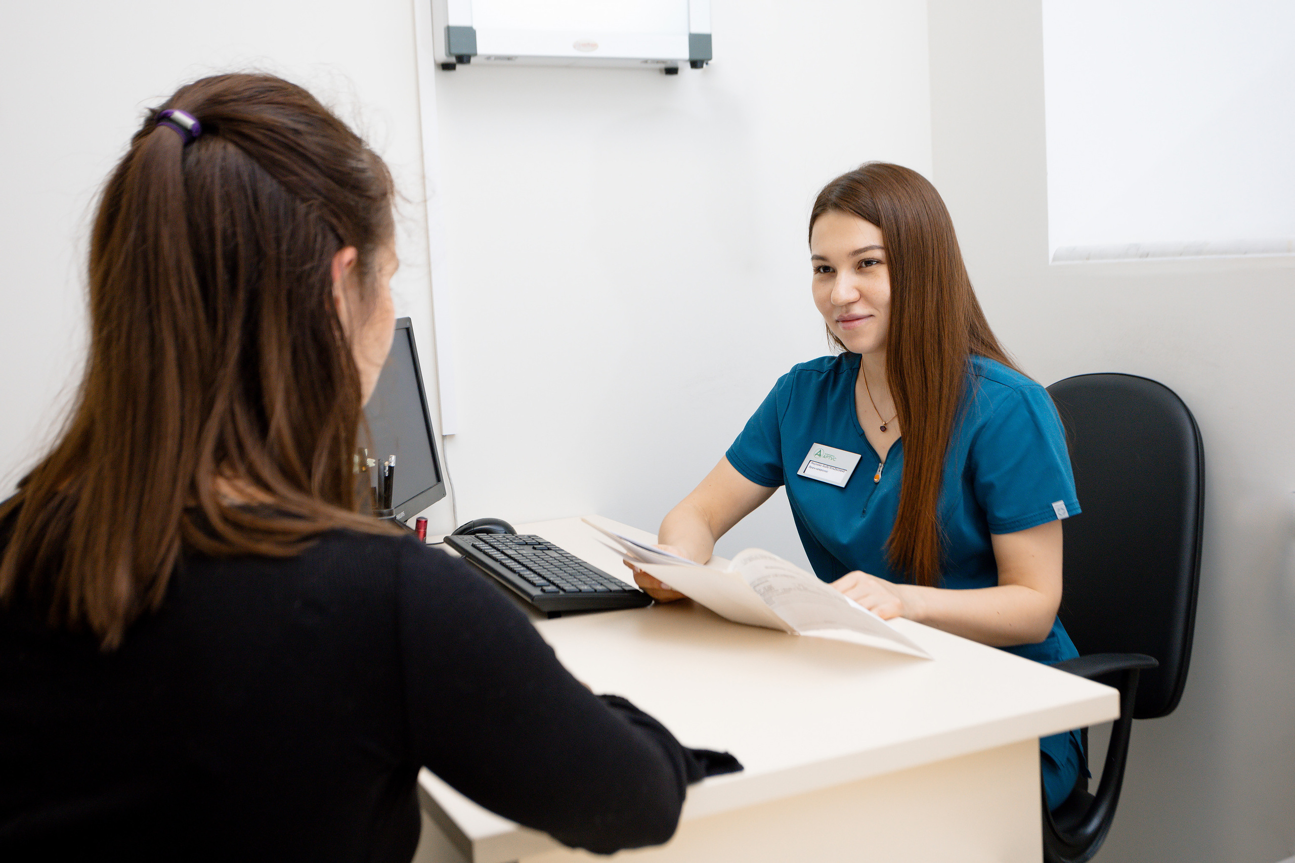 Съемка сотрудников медцентра Артус. Портретный и репортажный фотограф в Казани Максим Сипачев