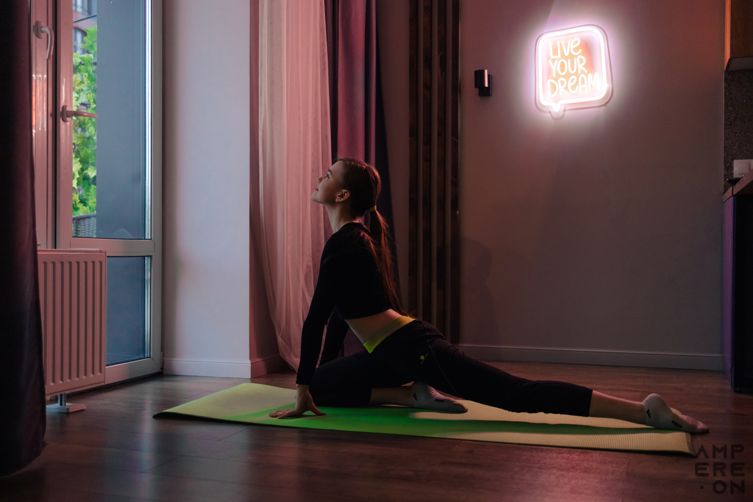 Ampereon — Неоновые вывески. Портретный и репортажный фотограф в Казани Максим Сипачев