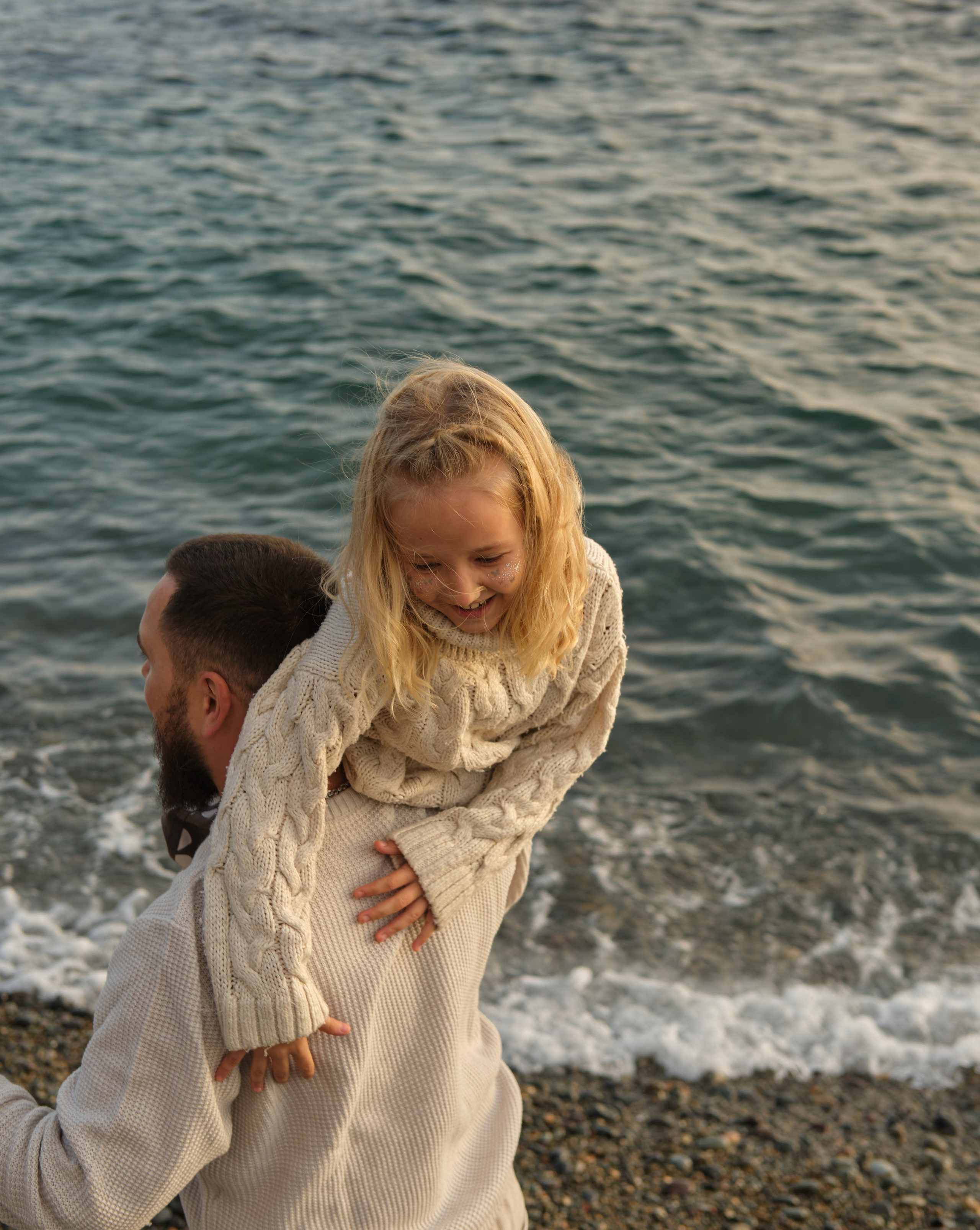 Под шум прибоя. Фотограф Карелина Полина