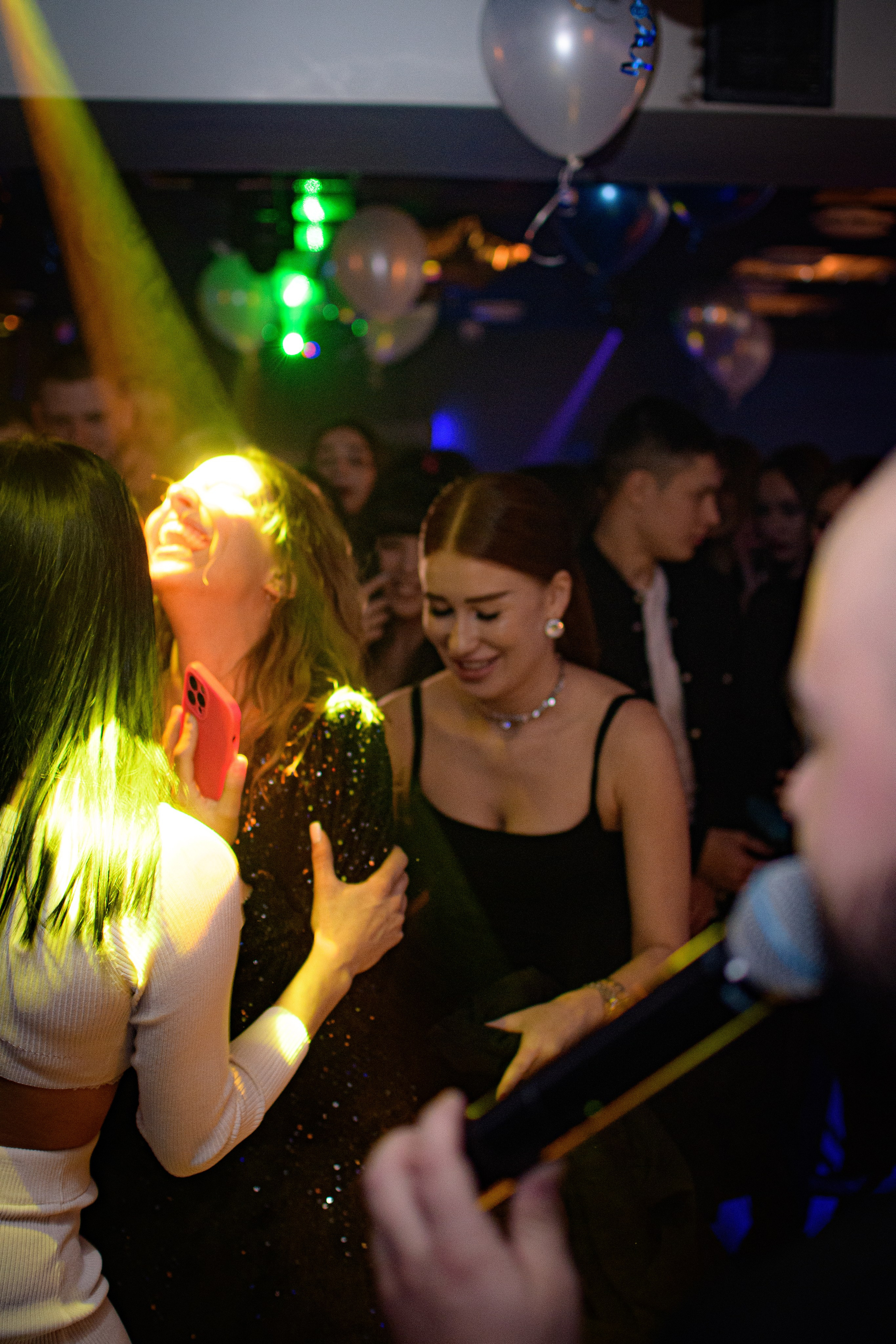 HOLLYWOOD / 6 YEARS. Photokarish