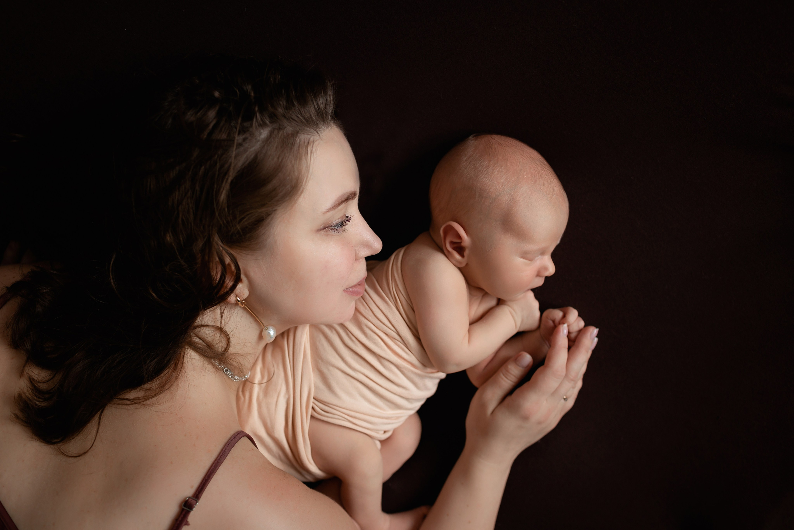 Newborn фотосессия (фотосессия новорожденных). Фотостудия для новорожденных и малышей в Твери — «На ручках»