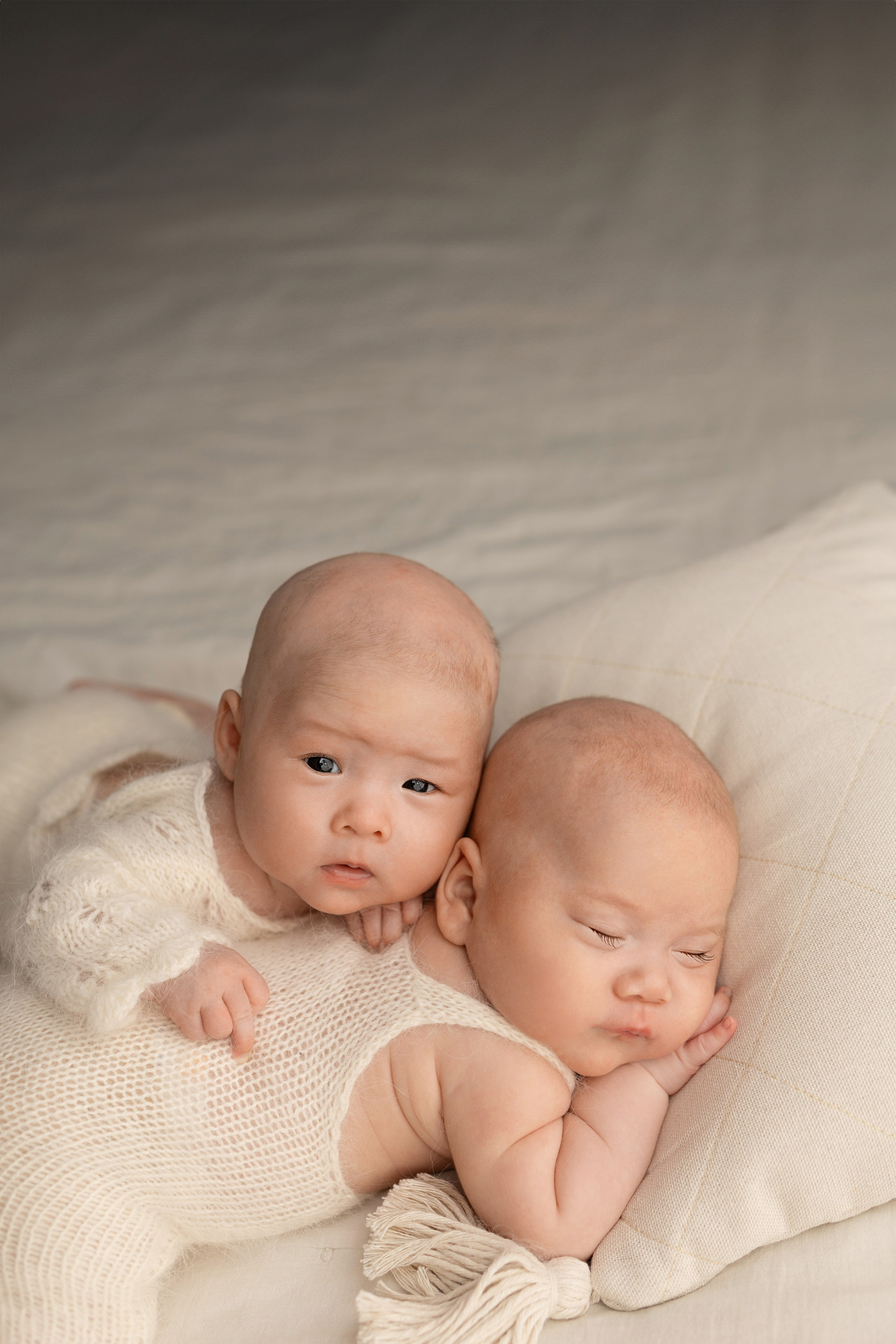 Айару и Амре. Лилия Алтухова — фотограф новорожденных в Москве и области