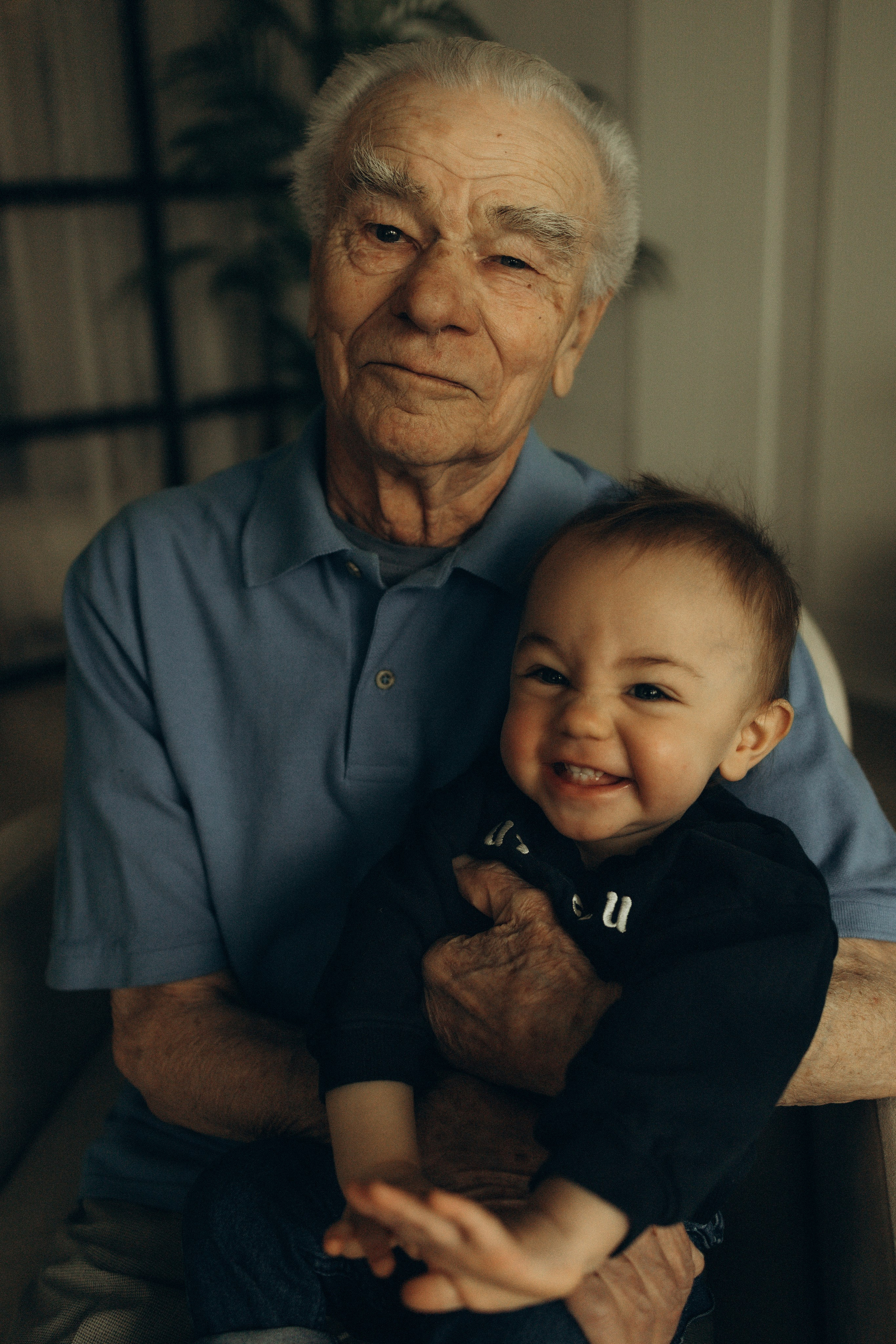 Семейная фотосессия для большой семьи в студии. Семейный фотограф в Ижевске Даша Денисова