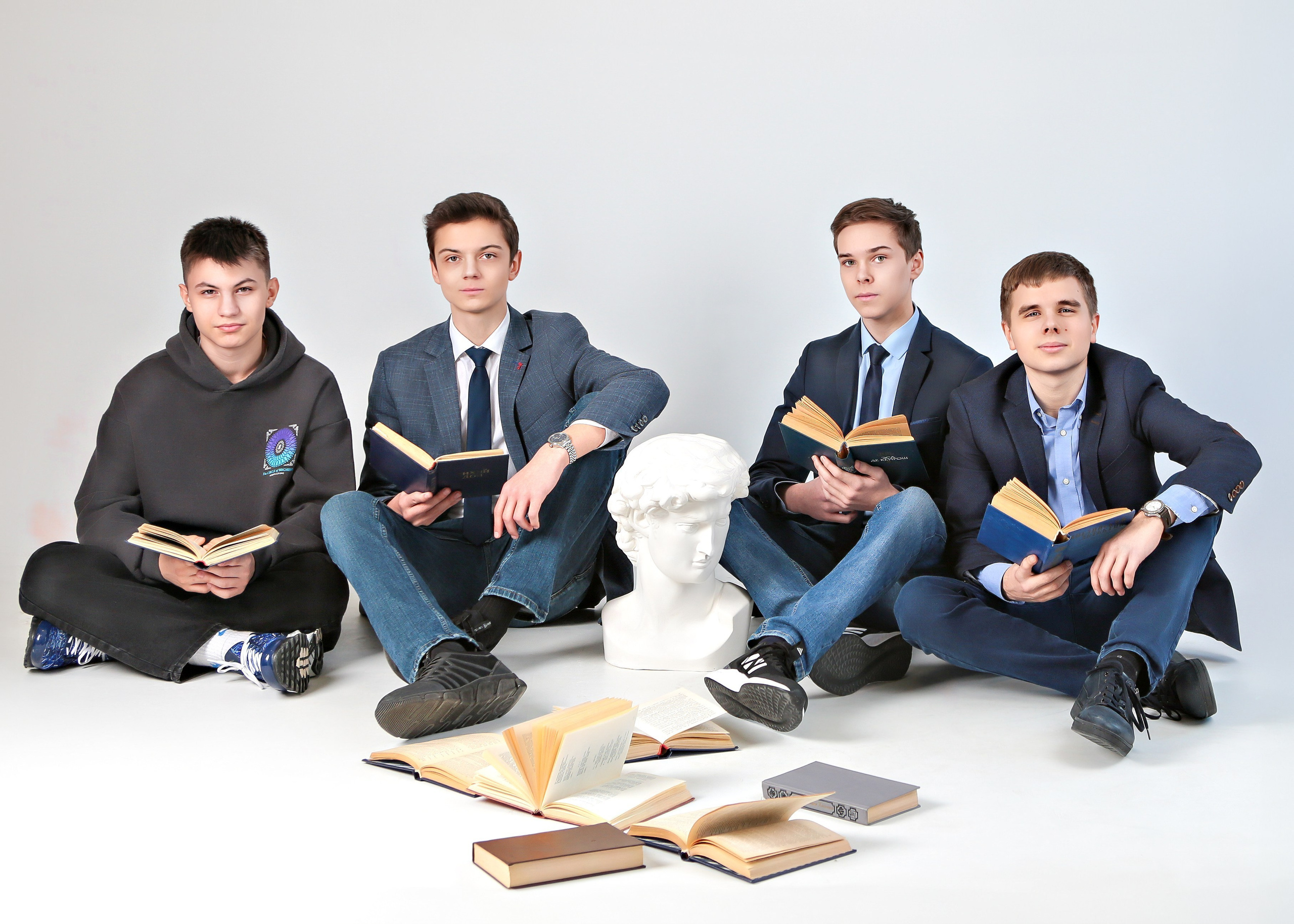 👫 Друзья. Выпускные альбомы для школы и детского сада — школьный фотограф Подольск, Троицк, Щербинка, Москва